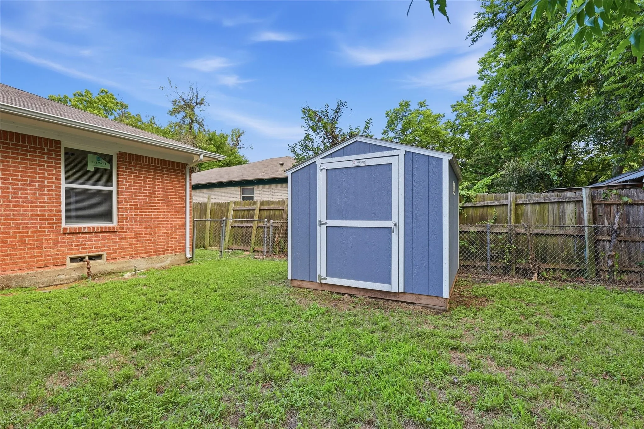 Single Family Residence For Sale in Dallas County , 2129 Gaylord Drive, Dallas, Texas 75227, 4 Bedroom, 2 Bathroom, Garage spaces, 1,567 Sqft, built in 1953, mls#21288025, Real Estate Agent in Dallas, Homes For Sale in Dallas county, Homes For Sale in Dallas, Realtor in Dallas Texas, Real Estate Brokerage Independent Realty Texas, Luminita Cordes Realtor