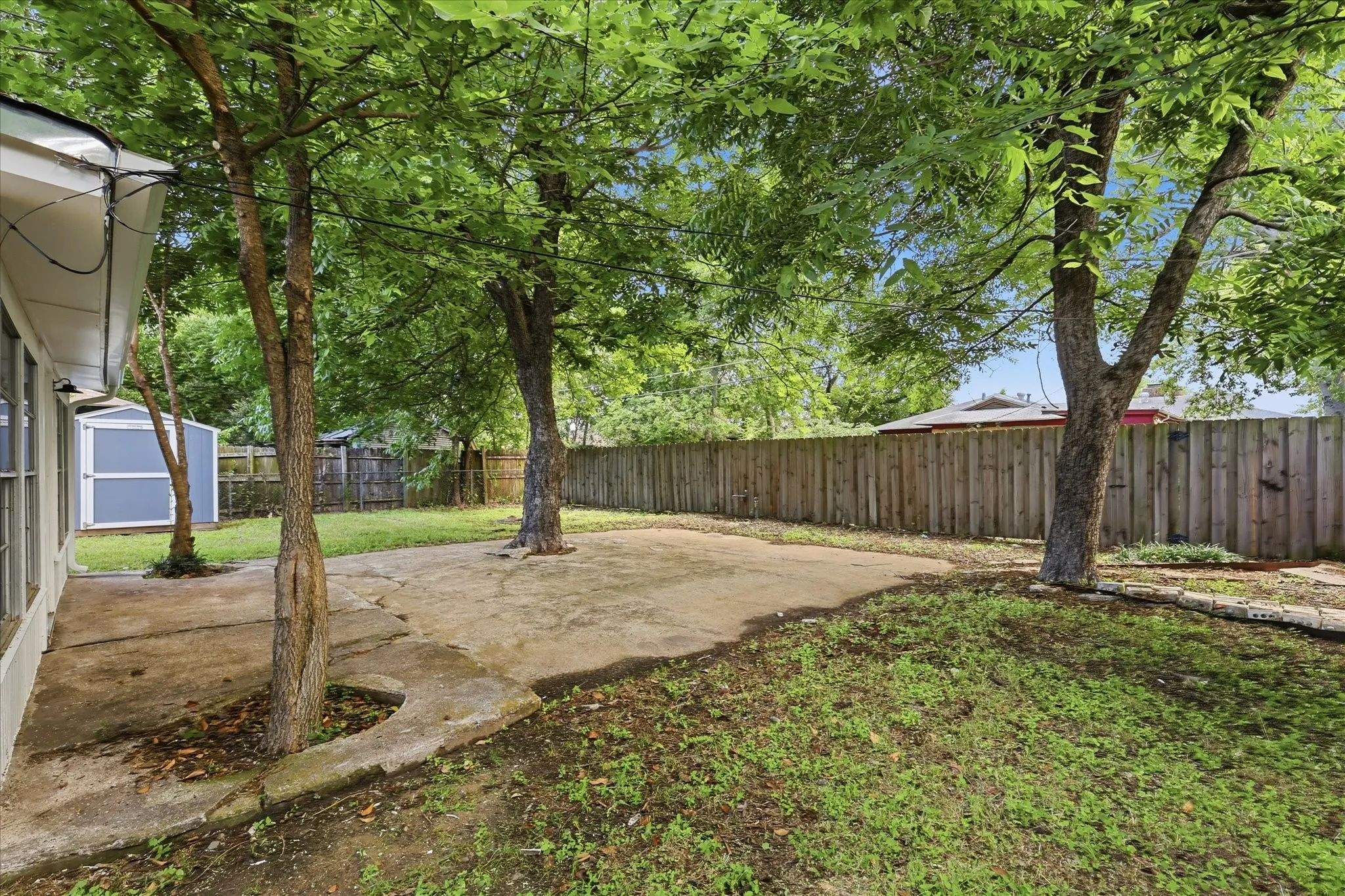 Single Family Residence For Sale in Dallas County , 2129 Gaylord Drive, Dallas, Texas 75227, 4 Bedroom, 2 Bathroom, Garage spaces, 1,567 Sqft, built in 1953, mls#21288025, Real Estate Agent in Dallas, Homes For Sale in Dallas county, Homes For Sale in Dallas, Realtor in Dallas Texas, Real Estate Brokerage Independent Realty Texas, Luminita Cordes Realtor