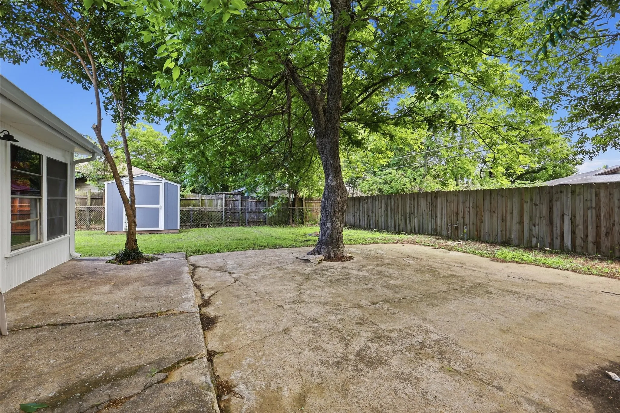 Single Family Residence For Sale in Dallas County , 2129 Gaylord Drive, Dallas, Texas 75227, 4 Bedroom, 2 Bathroom, Garage spaces, 1,567 Sqft, built in 1953, mls#21288025, Real Estate Agent in Dallas, Homes For Sale in Dallas county, Homes For Sale in Dallas, Realtor in Dallas Texas, Real Estate Brokerage Independent Realty Texas, Luminita Cordes Realtor