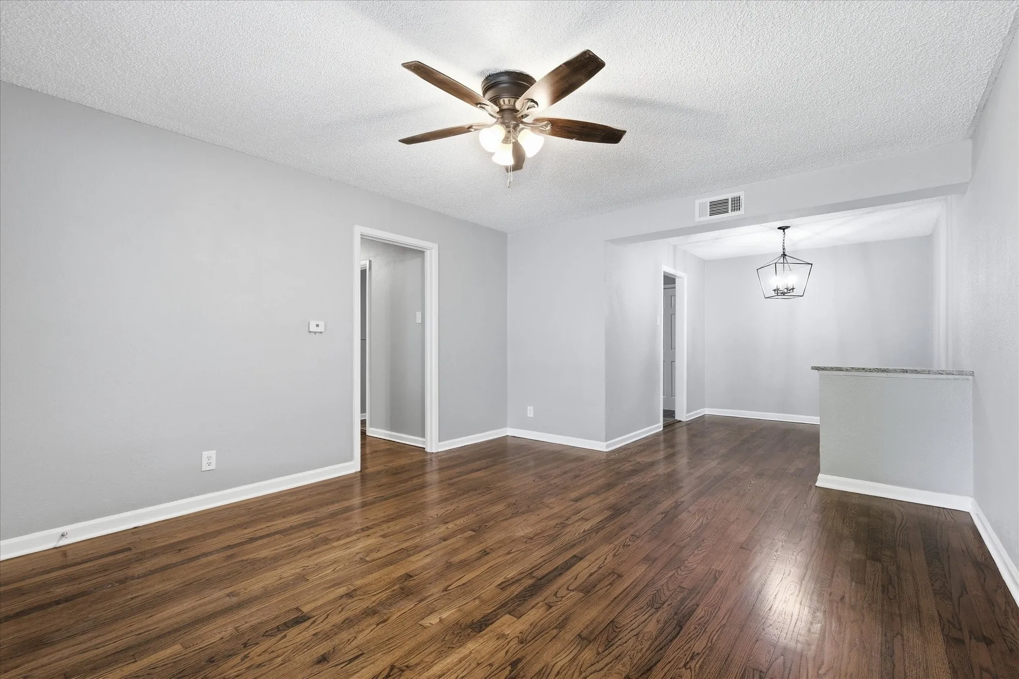 Single Family Residence For Sale in Dallas County , 2129 Gaylord Drive, Dallas, Texas 75227, 4 Bedroom, 2 Bathroom, Garage spaces, 1,567 Sqft, built in 1953, mls#21288025, Real Estate Agent in Dallas, Homes For Sale in Dallas county, Homes For Sale in Dallas, Realtor in Dallas Texas, Real Estate Brokerage Independent Realty Texas, Luminita Cordes Realtor