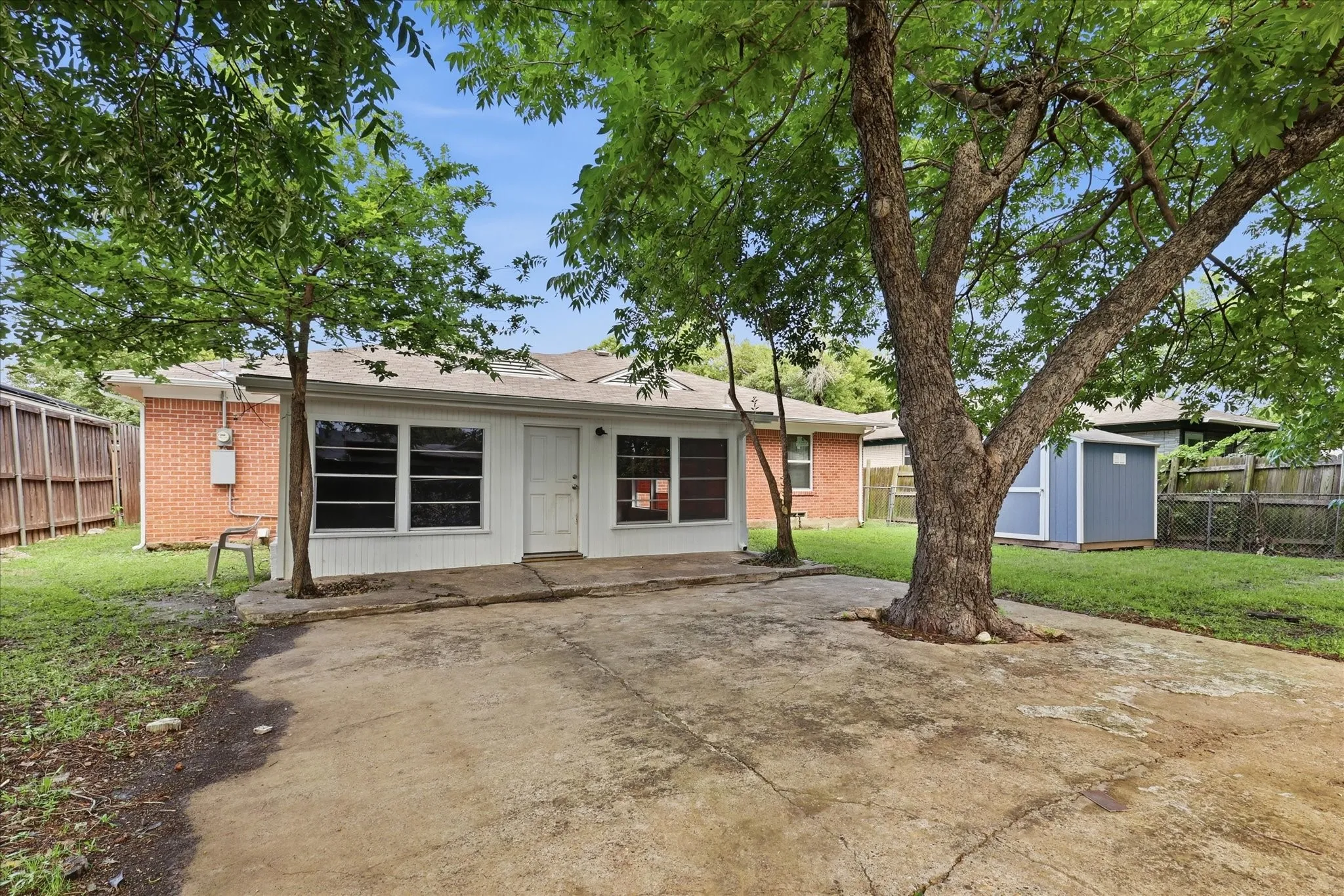 Single Family Residence For Sale in Dallas County , 2129 Gaylord Drive, Dallas, Texas 75227, 4 Bedroom, 2 Bathroom, Garage spaces, 1,567 Sqft, built in 1953, mls#21288025, Real Estate Agent in Dallas, Homes For Sale in Dallas county, Homes For Sale in Dallas, Realtor in Dallas Texas, Real Estate Brokerage Independent Realty Texas, Luminita Cordes Realtor
