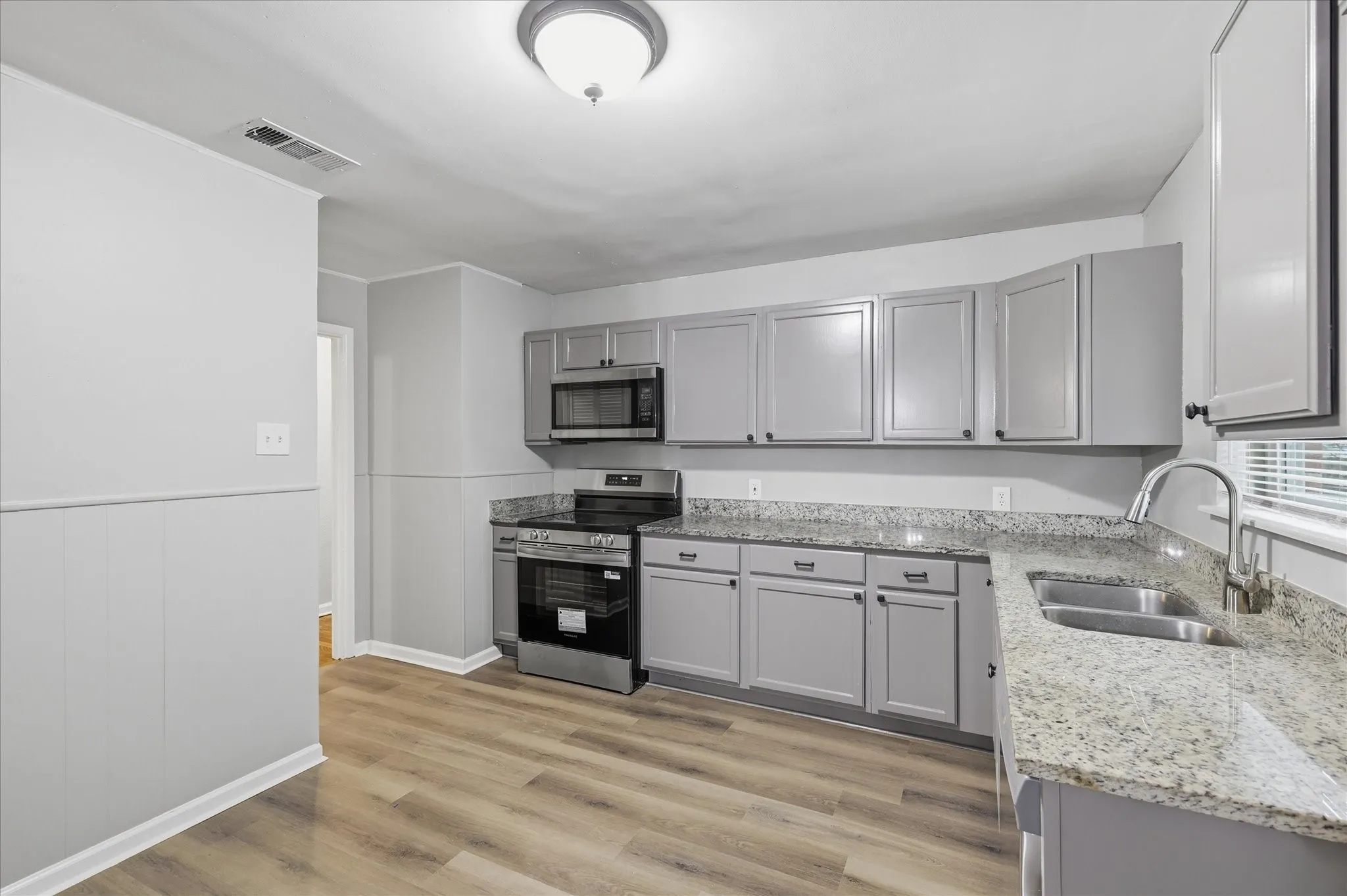 Single Family Residence For Sale in Dallas County , 2129 Gaylord Drive, Dallas, Texas 75227, 4 Bedroom, 2 Bathroom, Garage spaces, 1,567 Sqft, built in 1953, mls#21288025, Real Estate Agent in Dallas, Homes For Sale in Dallas county, Homes For Sale in Dallas, Realtor in Dallas Texas, Real Estate Brokerage Independent Realty Texas, Luminita Cordes Realtor