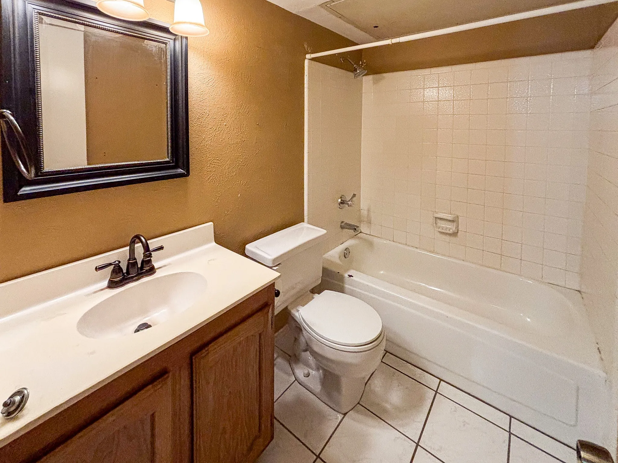 Single Family Residence For Sale in Tarrant County , 2910 Galemeadow Drive, Fort Worth, Texas 76123, 3 Bedroom, 2 Bathroom, 2 Garage spaces, 1,269 Sqft, built in 1984, mls#21343485, Real Estate Agent in Fort Worth, Homes For Sale in Tarrant county, Homes For Sale in Fort Worth, Realtor in Fort Worth Texas, Real Estate Brokerage Independent Realty Texas, Luminita Cordes Realtor