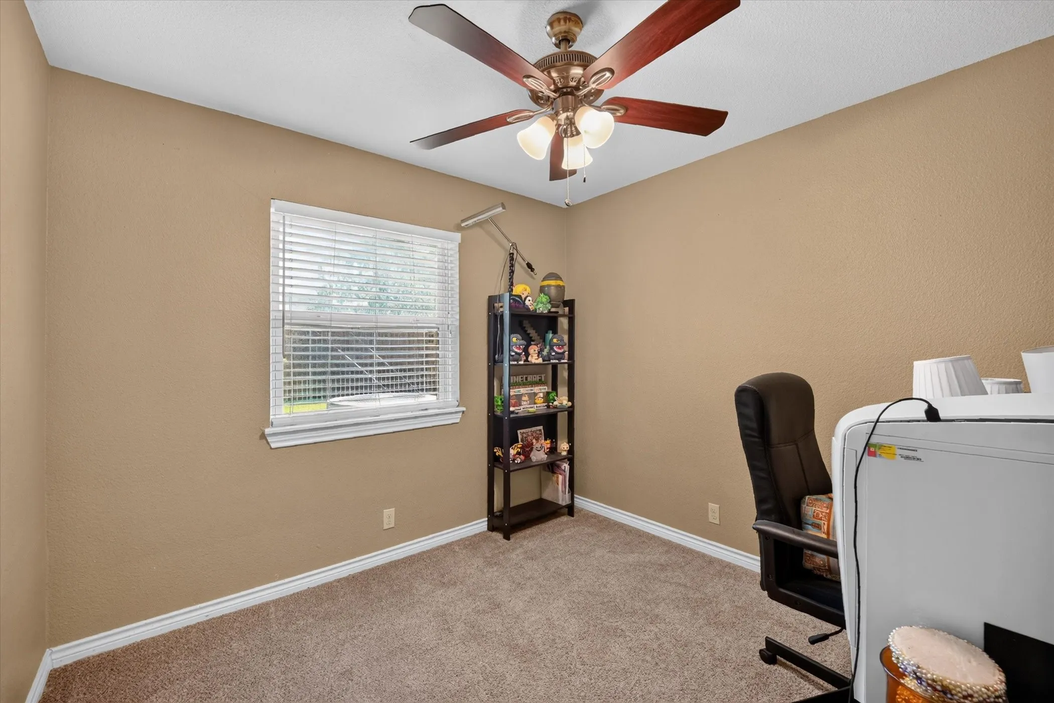 Single Family Residence For Sale in Denton County , 250 S Shore Place, Lewisville, Texas 75067, 3 Bedroom, 2 Bathroom, 2 Garage spaces, 1,228 Sqft, built in 1962, mls#21342634, Real Estate Agent in Lewisville, Homes For Sale in Denton county, Homes For Sale in Lewisville, Realtor in Lewisville Texas, Real Estate Brokerage Independent Realty Texas, Luminita Cordes Realtor