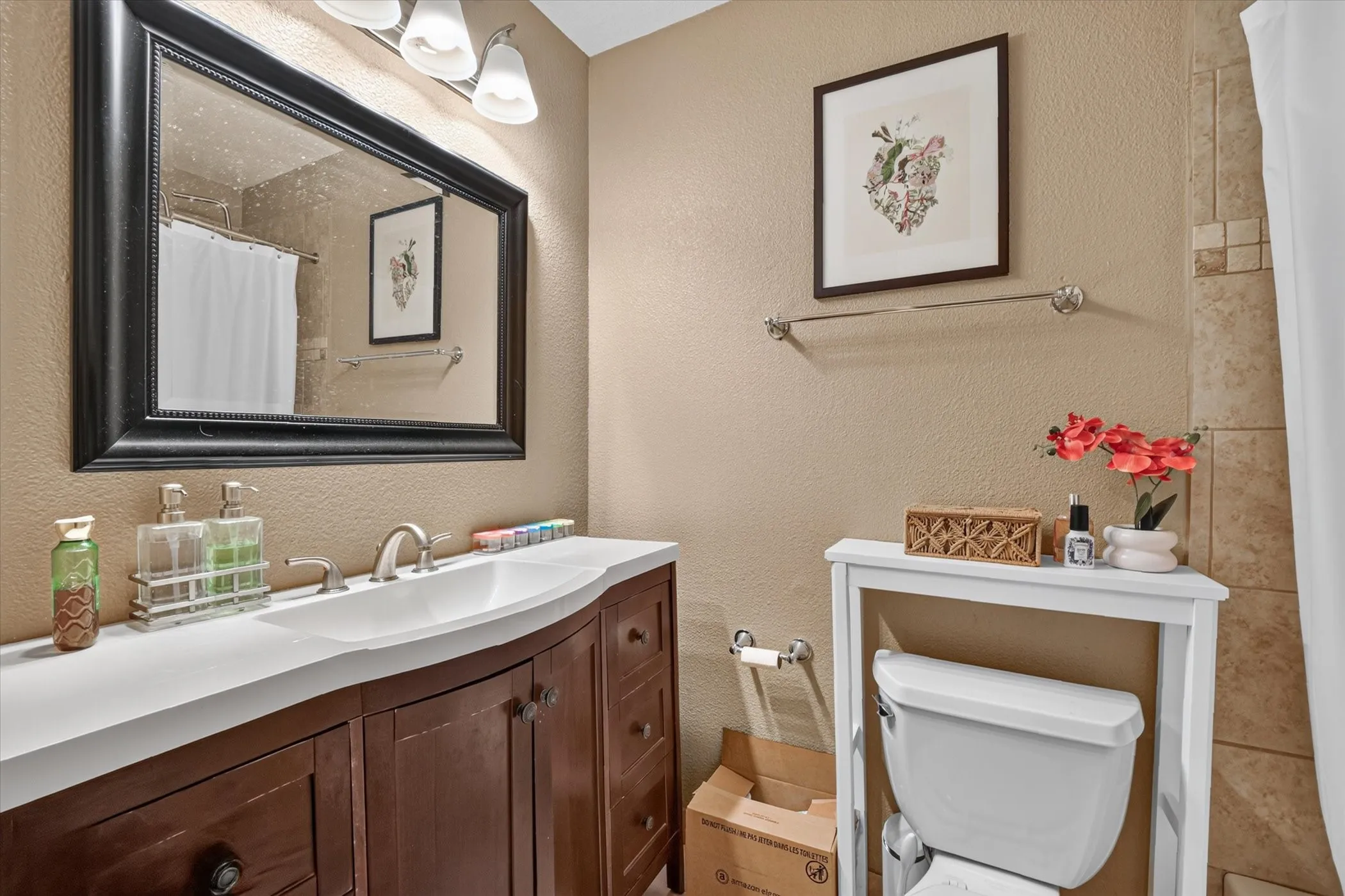 Single Family Residence For Sale in Denton County , 250 S Shore Place, Lewisville, Texas 75067, 3 Bedroom, 2 Bathroom, 2 Garage spaces, 1,228 Sqft, built in 1962, mls#21342634, Real Estate Agent in Lewisville, Homes For Sale in Denton county, Homes For Sale in Lewisville, Realtor in Lewisville Texas, Real Estate Brokerage Independent Realty Texas, Luminita Cordes Realtor