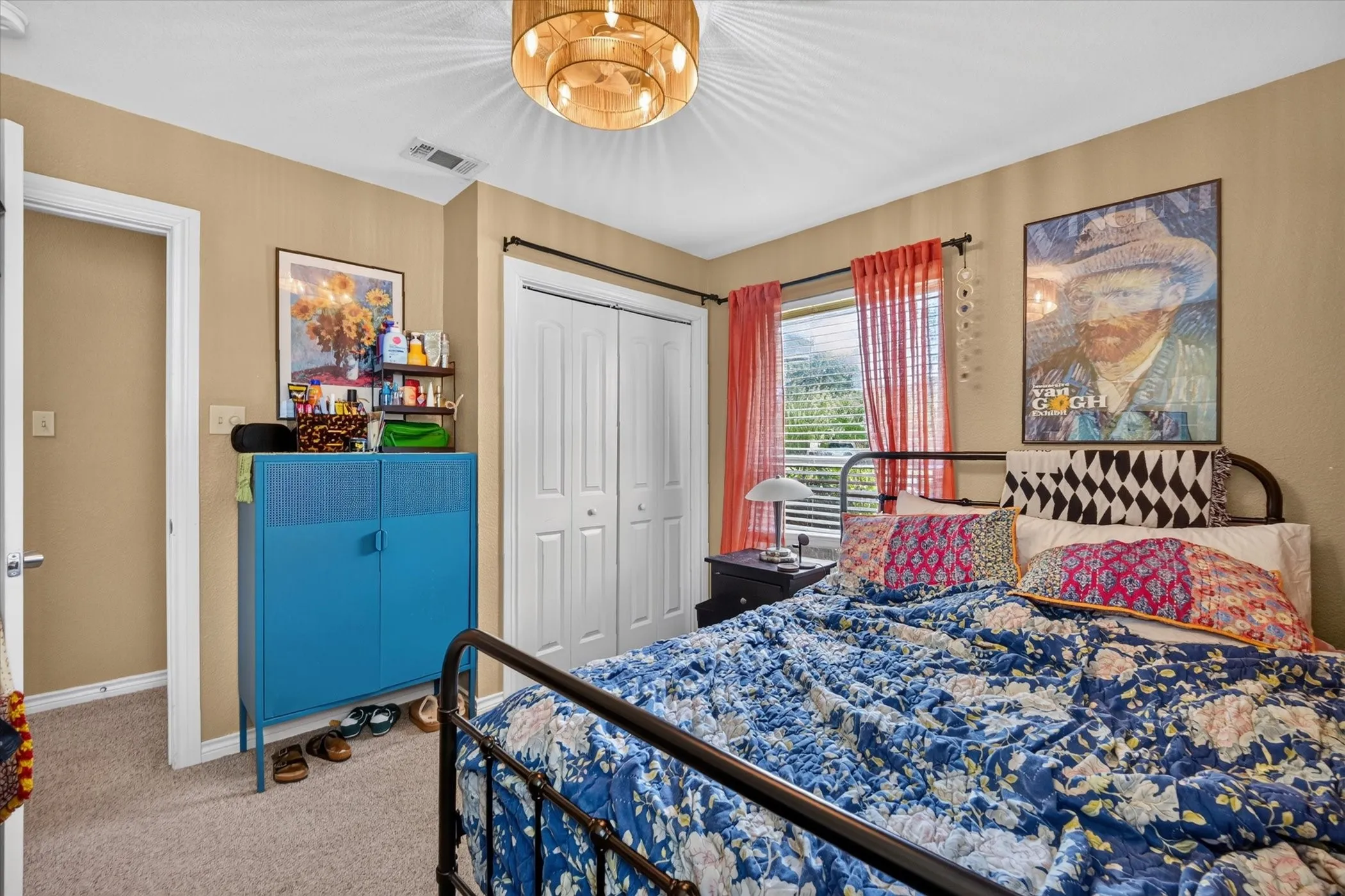 Single Family Residence For Sale in Denton County , 250 S Shore Place, Lewisville, Texas 75067, 3 Bedroom, 2 Bathroom, 2 Garage spaces, 1,228 Sqft, built in 1962, mls#21342634, Real Estate Agent in Lewisville, Homes For Sale in Denton county, Homes For Sale in Lewisville, Realtor in Lewisville Texas, Real Estate Brokerage Independent Realty Texas, Luminita Cordes Realtor