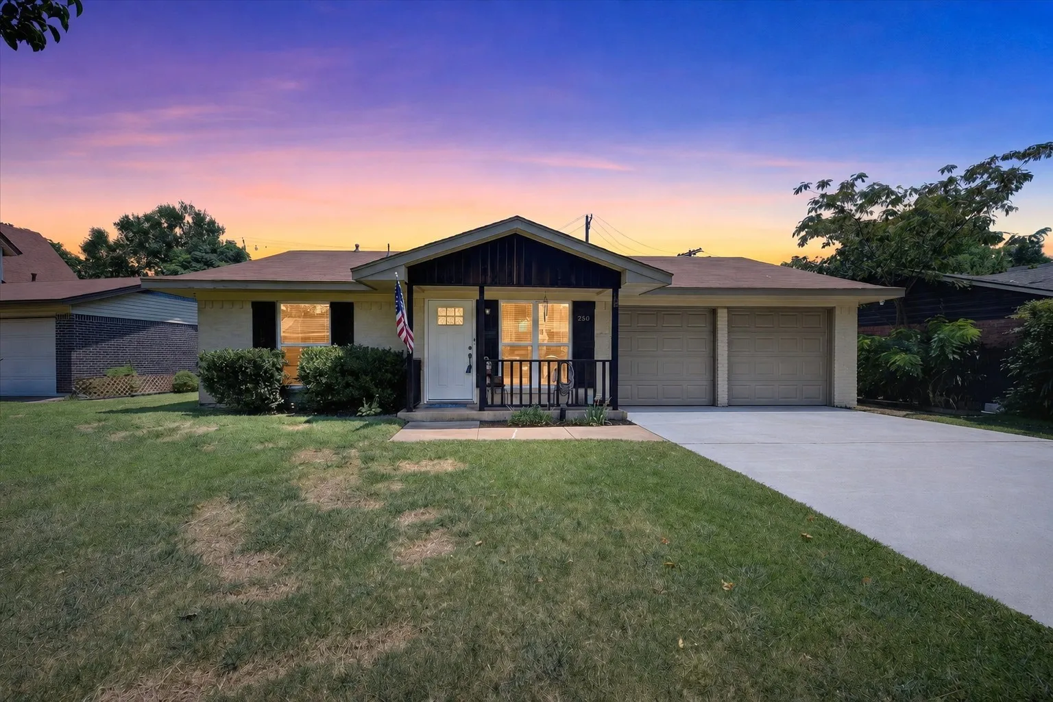 Single Family Residence For Sale in Denton County , 250 S Shore Place, Lewisville, Texas 75067, 3 Bedroom, 2 Bathroom, 2 Garage spaces, 1,228 Sqft, built in 1962, mls#21342634, Real Estate Agent in Lewisville, Homes For Sale in Denton county, Homes For Sale in Lewisville, Realtor in Lewisville Texas, Real Estate Brokerage Independent Realty Texas, Luminita Cordes Realtor