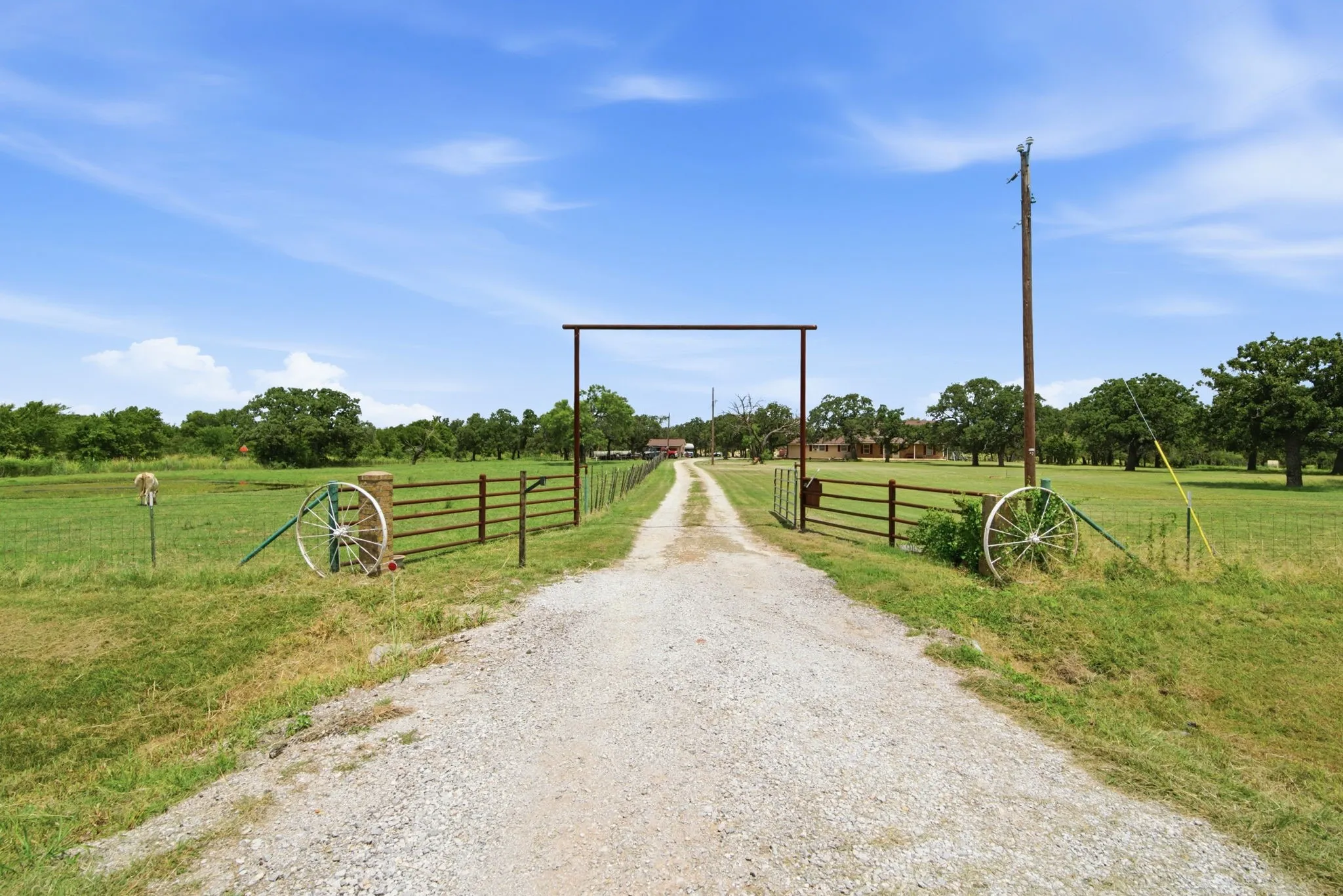 Single Family Residence For Sale in Eastland County , 618 Highway 2731, Rising Star, Texas 76471, 4 Bedroom, 2 Bathroom, 2 Garage spaces, 2,320 Sqft, built in 1980, mls#21343264, Real Estate Agent in Rising Star, Homes For Sale in Eastland county, Homes For Sale in Rising Star, Realtor in Rising Star Texas, Real Estate Brokerage Independent Realty Texas, Luminita Cordes Realtor