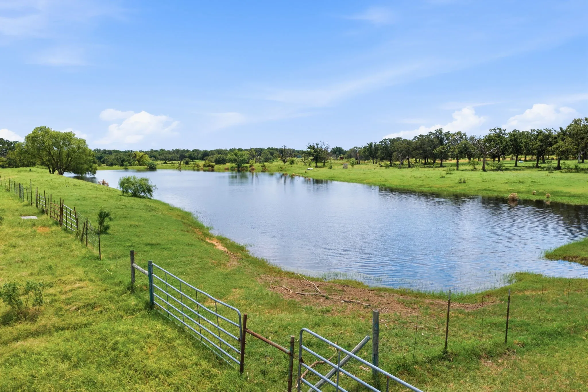 Single Family Residence For Sale in Eastland County , 618 Highway 2731, Rising Star, Texas 76471, 4 Bedroom, 2 Bathroom, 2 Garage spaces, 2,320 Sqft, built in 1980, mls#21343264, Real Estate Agent in Rising Star, Homes For Sale in Eastland county, Homes For Sale in Rising Star, Realtor in Rising Star Texas, Real Estate Brokerage Independent Realty Texas, Luminita Cordes Realtor