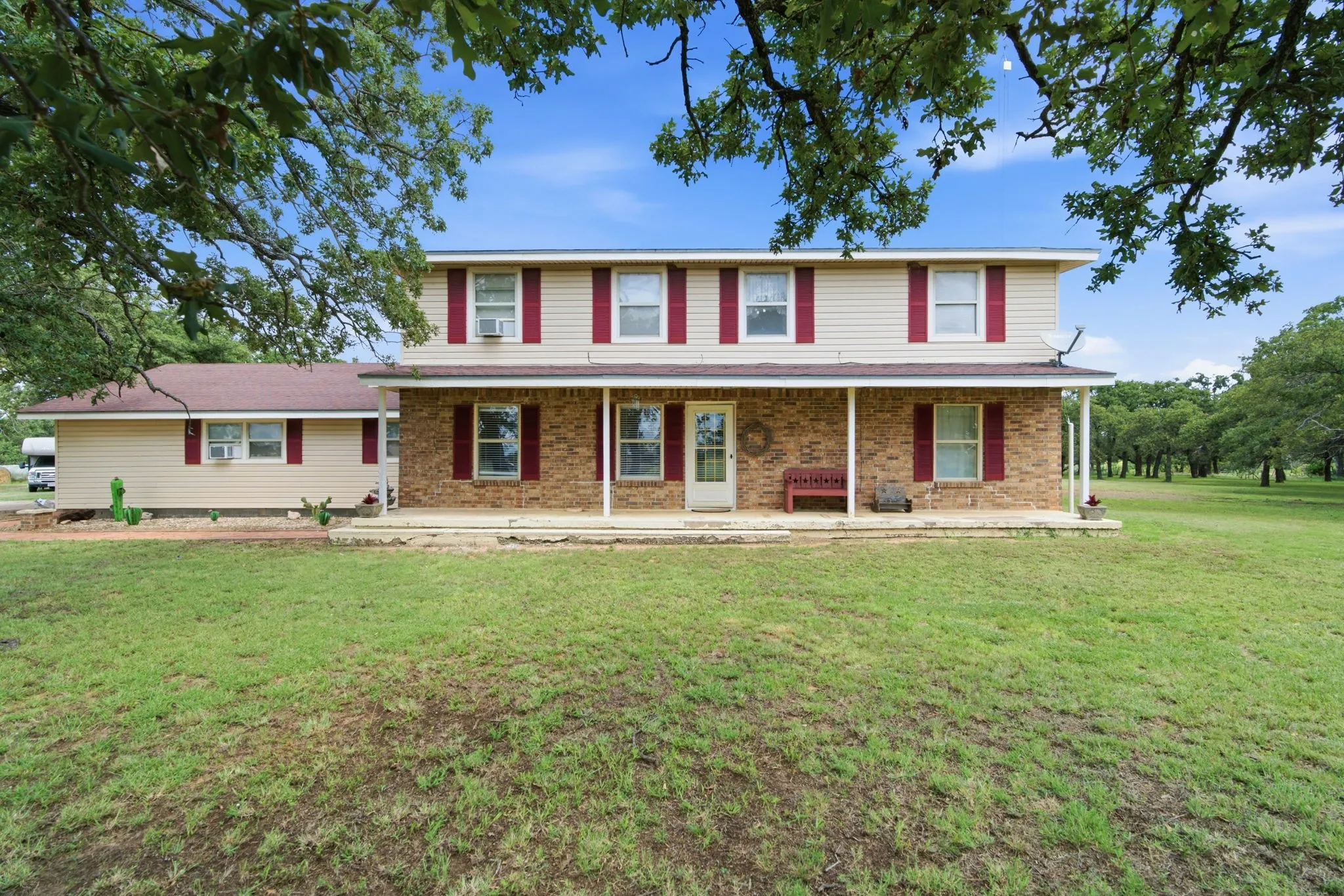 Single Family Residence For Sale in Eastland County , 618 Highway 2731, Rising Star, Texas 76471, 4 Bedroom, 2 Bathroom, 2 Garage spaces, 2,320 Sqft, built in 1980, mls#21343264, Real Estate Agent in Rising Star, Homes For Sale in Eastland county, Homes For Sale in Rising Star, Realtor in Rising Star Texas, Real Estate Brokerage Independent Realty Texas, Luminita Cordes Realtor