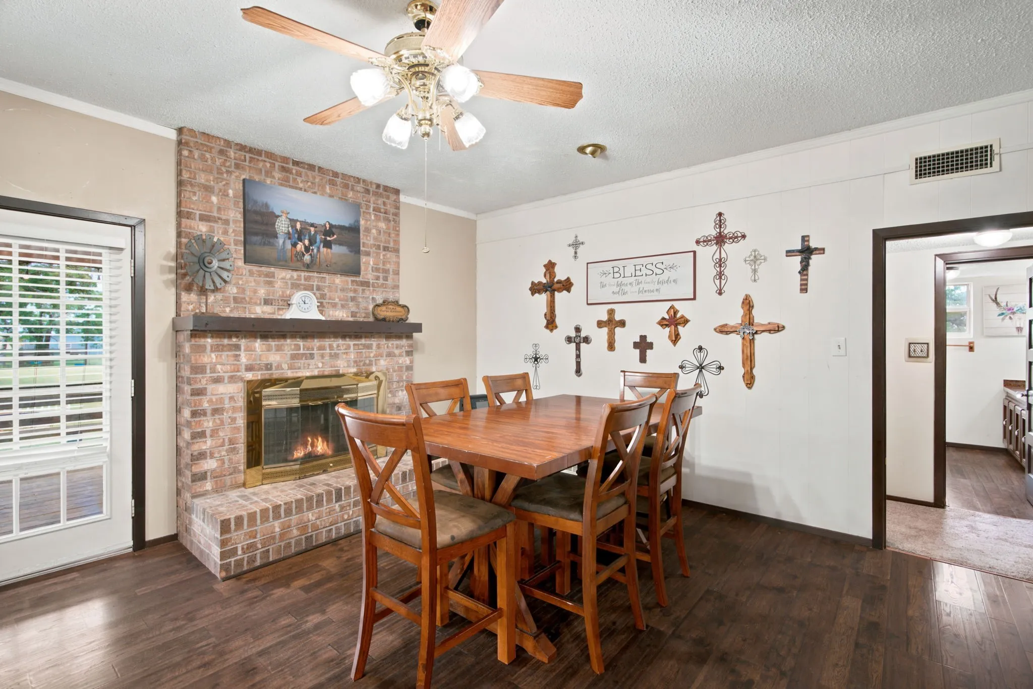 Single Family Residence For Sale in Eastland County , 618 Highway 2731, Rising Star, Texas 76471, 4 Bedroom, 2 Bathroom, 2 Garage spaces, 2,320 Sqft, built in 1980, mls#21343264, Real Estate Agent in Rising Star, Homes For Sale in Eastland county, Homes For Sale in Rising Star, Realtor in Rising Star Texas, Real Estate Brokerage Independent Realty Texas, Luminita Cordes Realtor