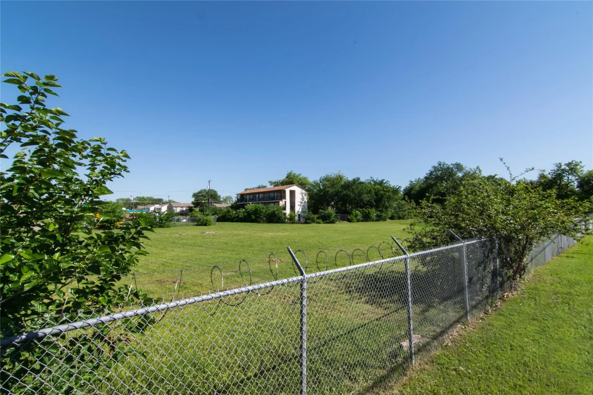 Unimproved Land For Sale in Dallas County , 310 S Carroll Avenue, Dallas, Texas 75223, 0, 0, Garage spaces, 0 Sqft, built in 0, mls#21343439, Real Estate Agent in Dallas, Homes For Sale in Dallas county, Homes For Sale in Dallas, Realtor in Dallas Texas, Real Estate Brokerage Independent Realty Texas, Luminita Cordes Realtor