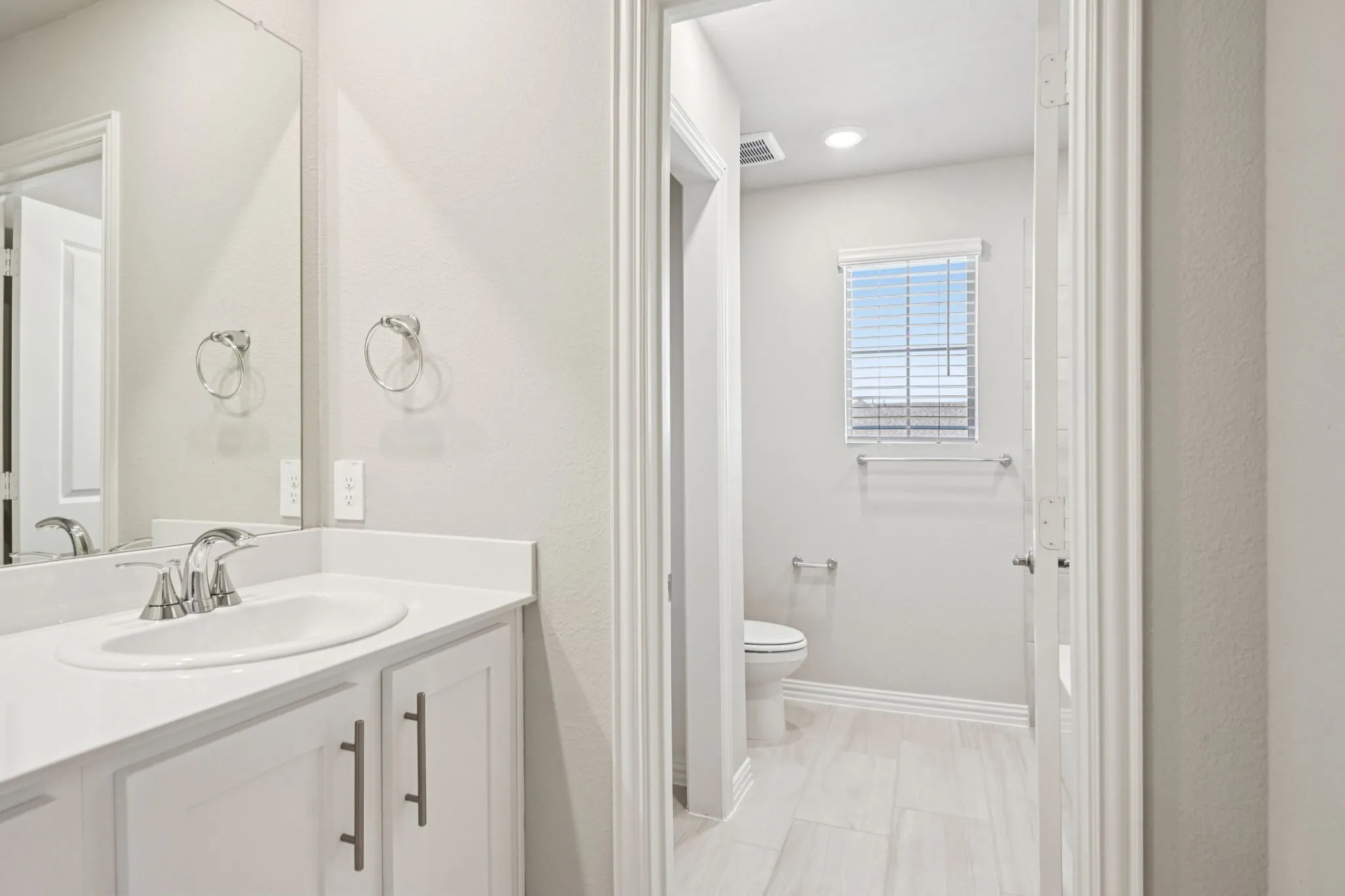 Photo is not of the actual home, but is an inspirational photo of builder’s model home and may depict options, furnishings, and/or decorator features that are not included.