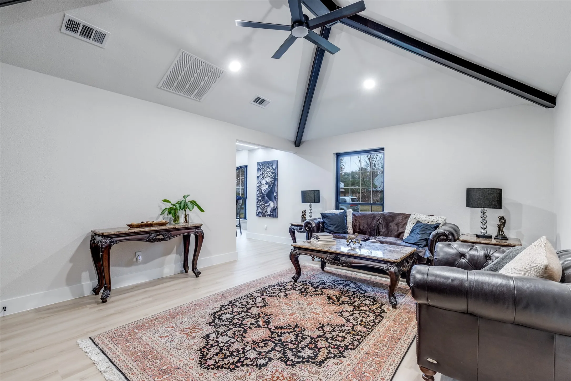 Endless possibilities to make this space yours.