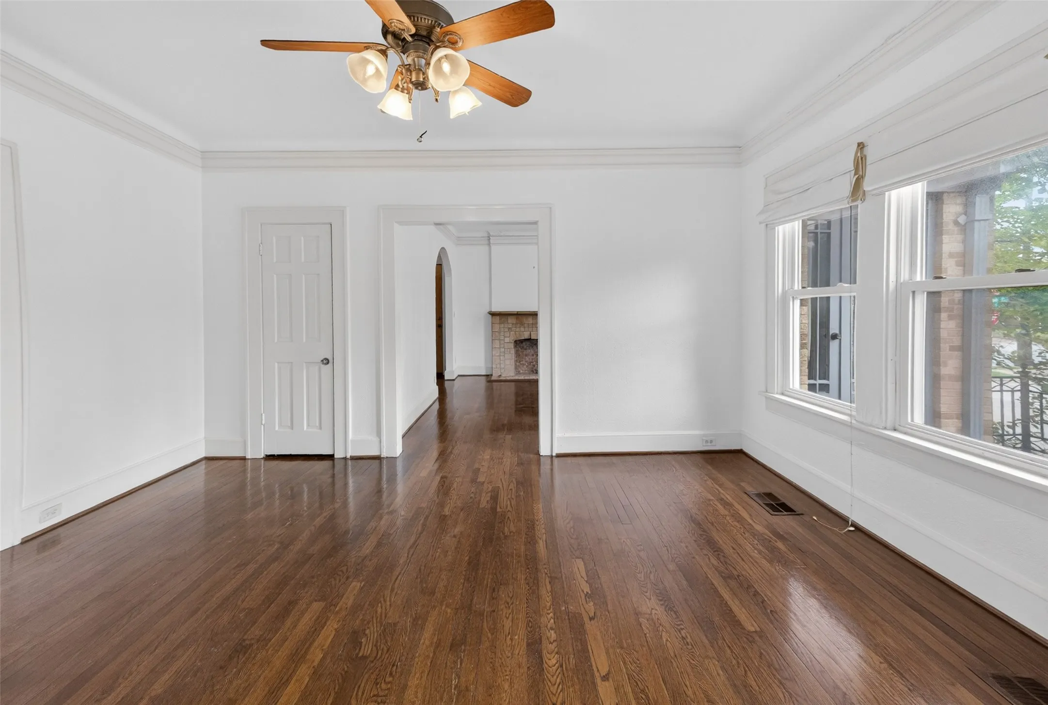 Single Family Residence For Rent in Tarrant County , 2601 S University Drive, Fort Worth, Texas 76109, 5 Bedroom, 3 Bathroom, 2 Garage spaces, 2,631 Sqft, built in 1926, mls#21343507, Real Estate Agent in Fort Worth, Homes For Rent in Tarrant county, Homes For Rent in Fort Worth, Realtor in Fort Worth Texas, Real Estate Brokerage Independent Realty Texas, Luminita Cordes Realtor