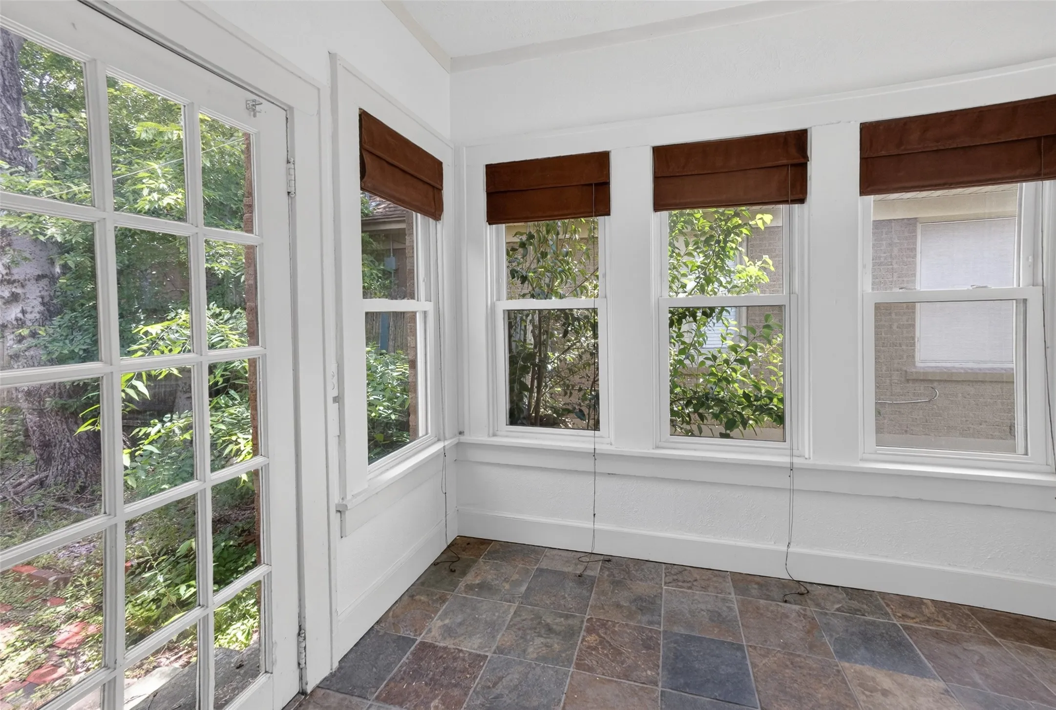 Single Family Residence For Rent in Tarrant County , 2601 S University Drive, Fort Worth, Texas 76109, 5 Bedroom, 3 Bathroom, 2 Garage spaces, 2,631 Sqft, built in 1926, mls#21343507, Real Estate Agent in Fort Worth, Homes For Rent in Tarrant county, Homes For Rent in Fort Worth, Realtor in Fort Worth Texas, Real Estate Brokerage Independent Realty Texas, Luminita Cordes Realtor