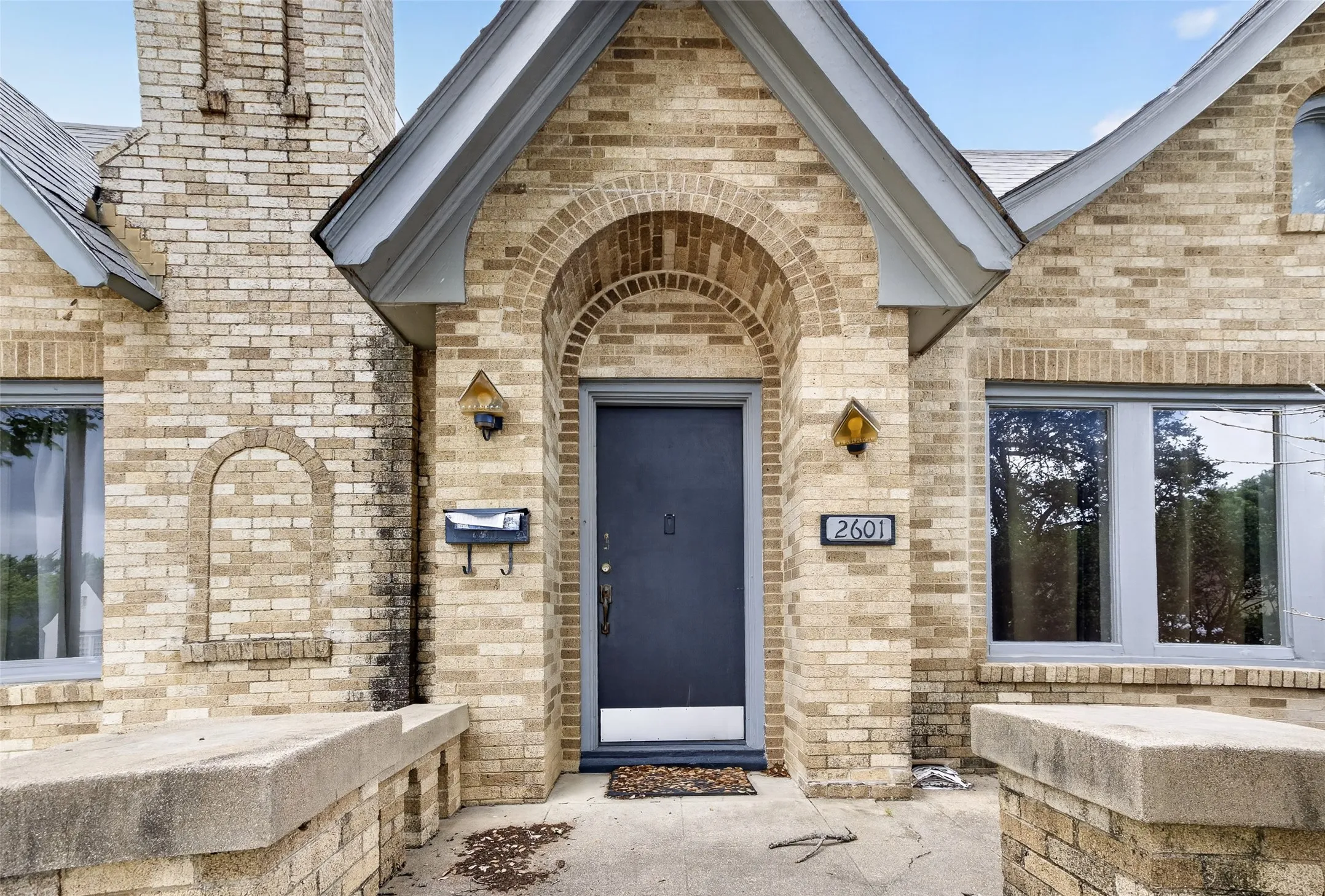 Single Family Residence For Rent in Tarrant County , 2601 S University Drive, Fort Worth, Texas 76109, 5 Bedroom, 3 Bathroom, 2 Garage spaces, 2,631 Sqft, built in 1926, mls#21343507, Real Estate Agent in Fort Worth, Homes For Rent in Tarrant county, Homes For Rent in Fort Worth, Realtor in Fort Worth Texas, Real Estate Brokerage Independent Realty Texas, Luminita Cordes Realtor