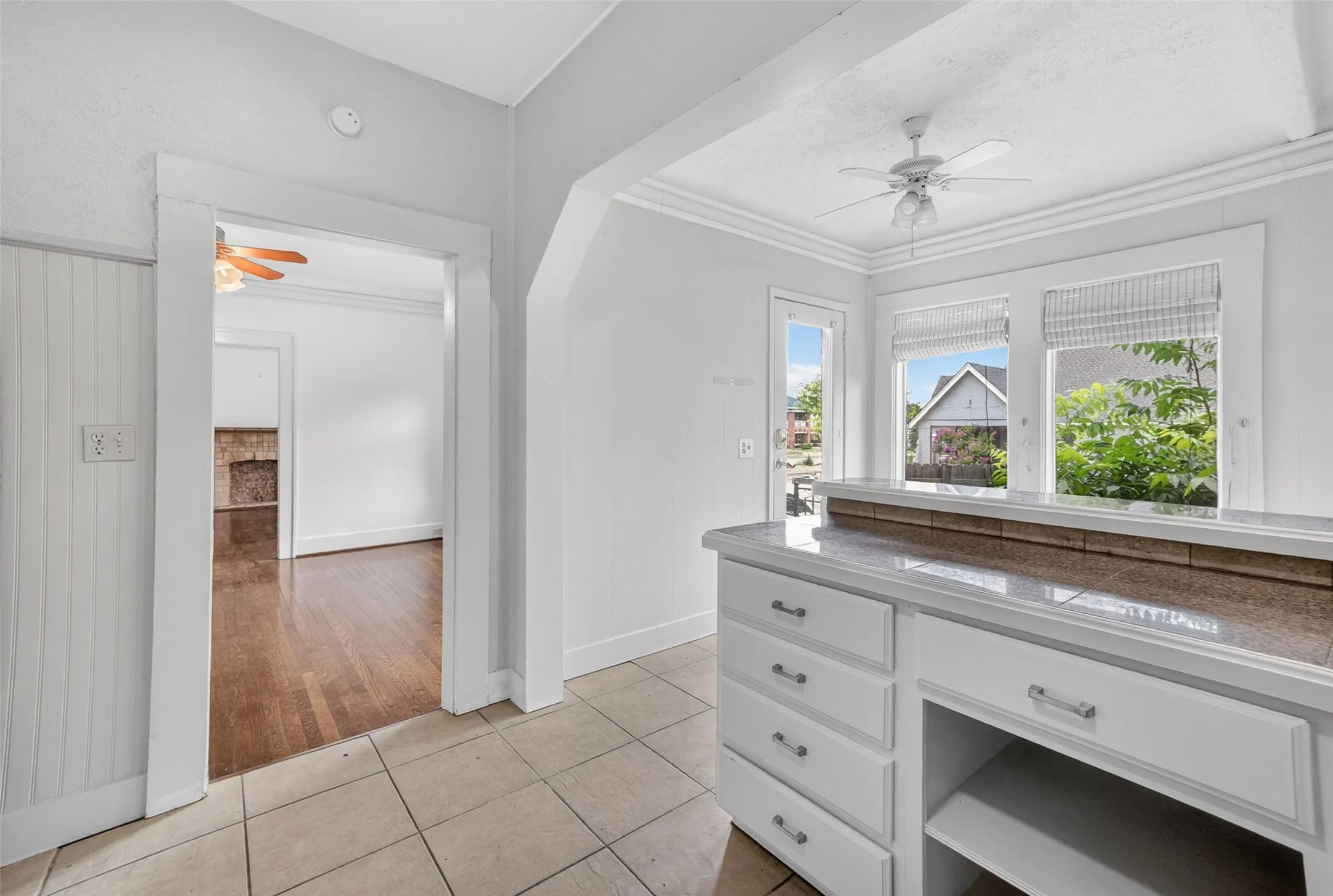 Single Family Residence For Rent in Tarrant County , 2601 S University Drive, Fort Worth, Texas 76109, 5 Bedroom, 3 Bathroom, 2 Garage spaces, 2,631 Sqft, built in 1926, mls#21343507, Real Estate Agent in Fort Worth, Homes For Rent in Tarrant county, Homes For Rent in Fort Worth, Realtor in Fort Worth Texas, Real Estate Brokerage Independent Realty Texas, Luminita Cordes Realtor