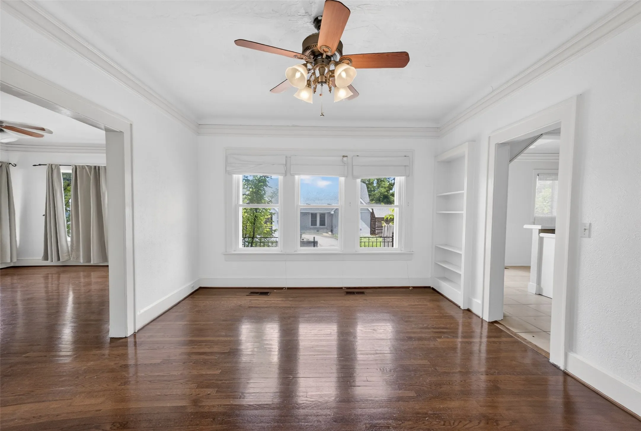 Single Family Residence For Rent in Tarrant County , 2601 S University Drive, Fort Worth, Texas 76109, 5 Bedroom, 3 Bathroom, 2 Garage spaces, 2,631 Sqft, built in 1926, mls#21343507, Real Estate Agent in Fort Worth, Homes For Rent in Tarrant county, Homes For Rent in Fort Worth, Realtor in Fort Worth Texas, Real Estate Brokerage Independent Realty Texas, Luminita Cordes Realtor