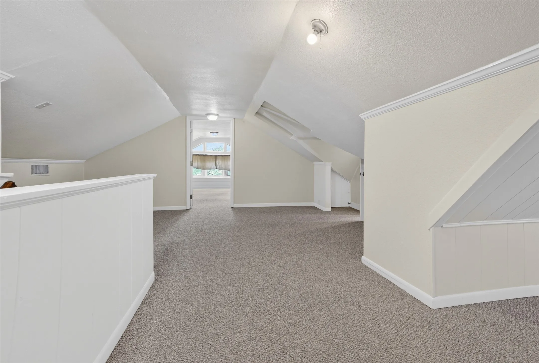 Single Family Residence For Rent in Tarrant County , 2601 S University Drive, Fort Worth, Texas 76109, 5 Bedroom, 3 Bathroom, 2 Garage spaces, 2,631 Sqft, built in 1926, mls#21343507, Real Estate Agent in Fort Worth, Homes For Rent in Tarrant county, Homes For Rent in Fort Worth, Realtor in Fort Worth Texas, Real Estate Brokerage Independent Realty Texas, Luminita Cordes Realtor