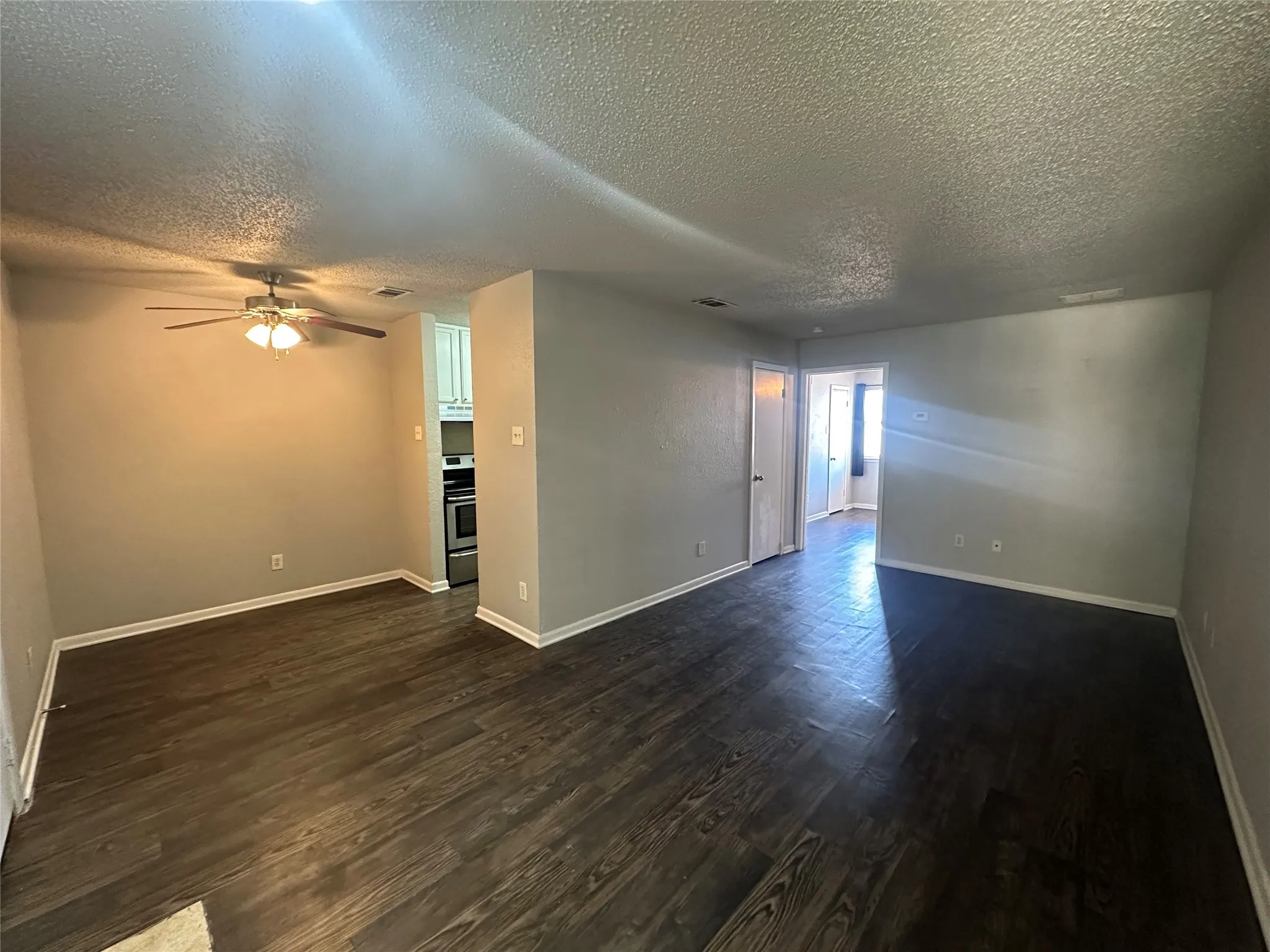 Condominium For Rent in Dallas County , 4502 Gaston Avenue 119, Dallas, Texas 75246, 1 Bedroom, 1 Bathroom, Garage spaces, 567 Sqft, built in 1984, mls#21343508, Real Estate Agent in Dallas, Homes For Rent in Dallas county, Homes For Rent in Dallas, Realtor in Dallas Texas, Real Estate Brokerage Independent Realty Texas, Luminita Cordes Realtor