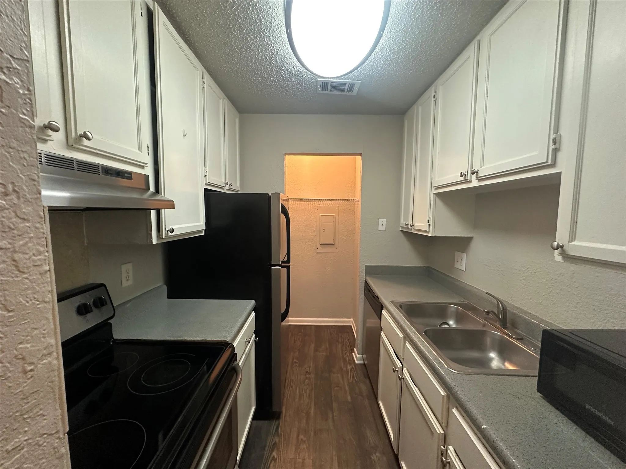 Condominium For Rent in Dallas County , 4502 Gaston Avenue 119, Dallas, Texas 75246, 1 Bedroom, 1 Bathroom, Garage spaces, 567 Sqft, built in 1984, mls#21343508, Real Estate Agent in Dallas, Homes For Rent in Dallas county, Homes For Rent in Dallas, Realtor in Dallas Texas, Real Estate Brokerage Independent Realty Texas, Luminita Cordes Realtor