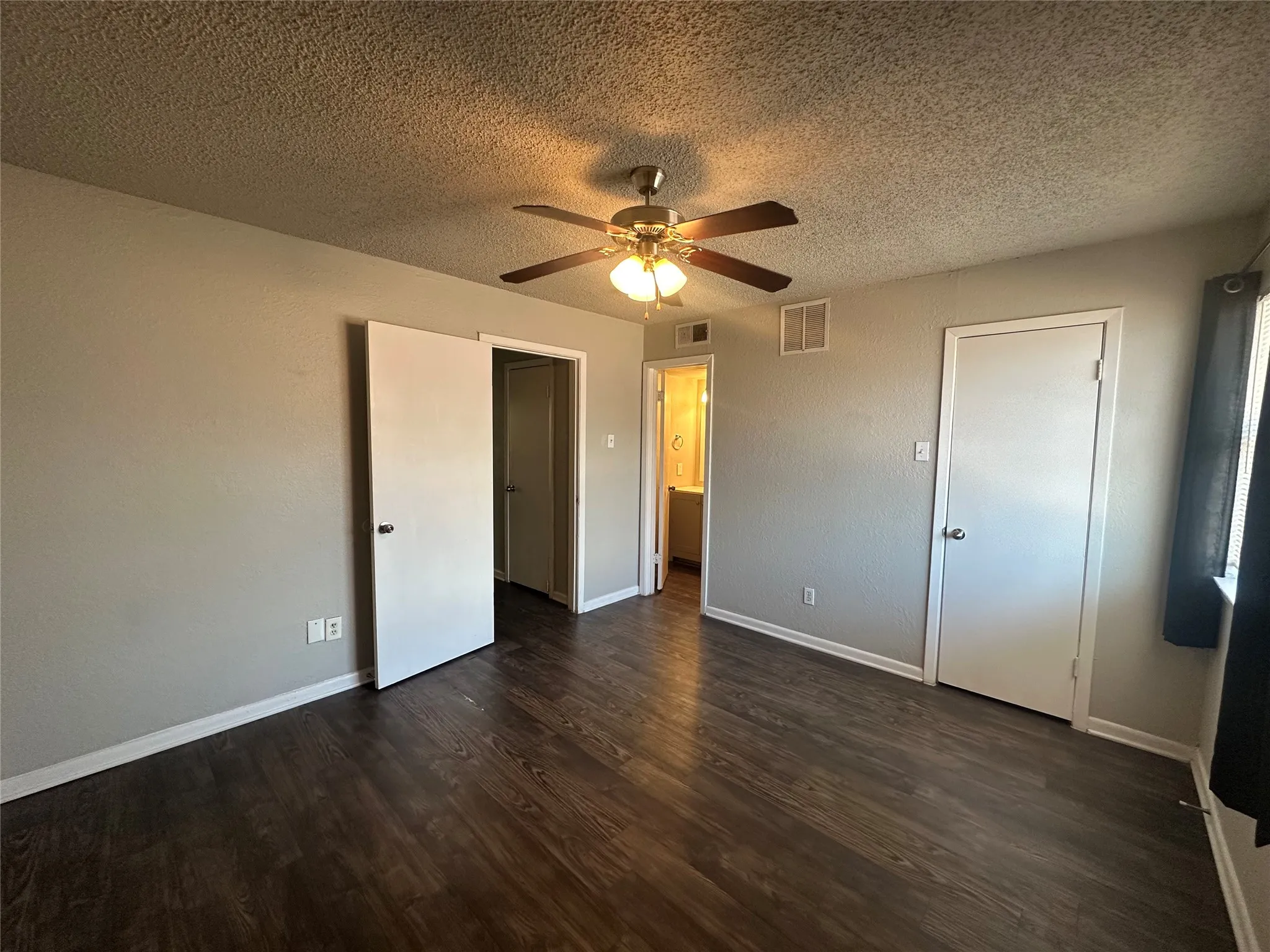 Condominium For Rent in Dallas County , 4502 Gaston Avenue 119, Dallas, Texas 75246, 1 Bedroom, 1 Bathroom, Garage spaces, 567 Sqft, built in 1984, mls#21343508, Real Estate Agent in Dallas, Homes For Rent in Dallas county, Homes For Rent in Dallas, Realtor in Dallas Texas, Real Estate Brokerage Independent Realty Texas, Luminita Cordes Realtor