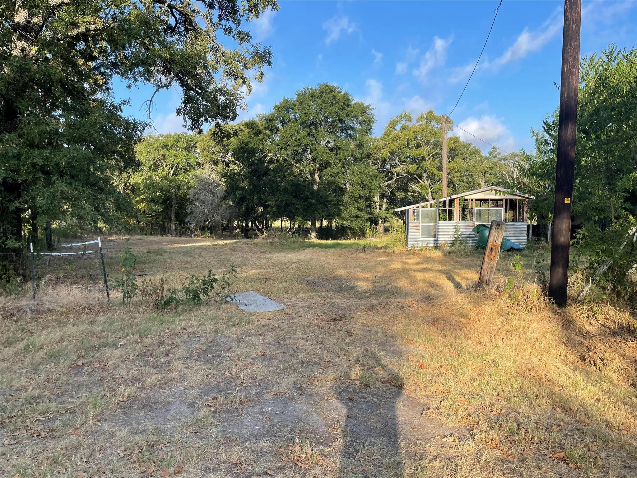 Single Family Residence For Sale in Van Zandt County , 600 Vz County Road 2436, Mabank, Texas 75147, 4 Bedroom, 2 Bathroom, Garage spaces, 2,572 Sqft, built in 1992, mls#21342877, Real Estate Agent in Mabank, Homes For Sale in Van Zandt county, Homes For Sale in Mabank, Realtor in Mabank Texas, Real Estate Brokerage Independent Realty Texas, Luminita Cordes Realtor