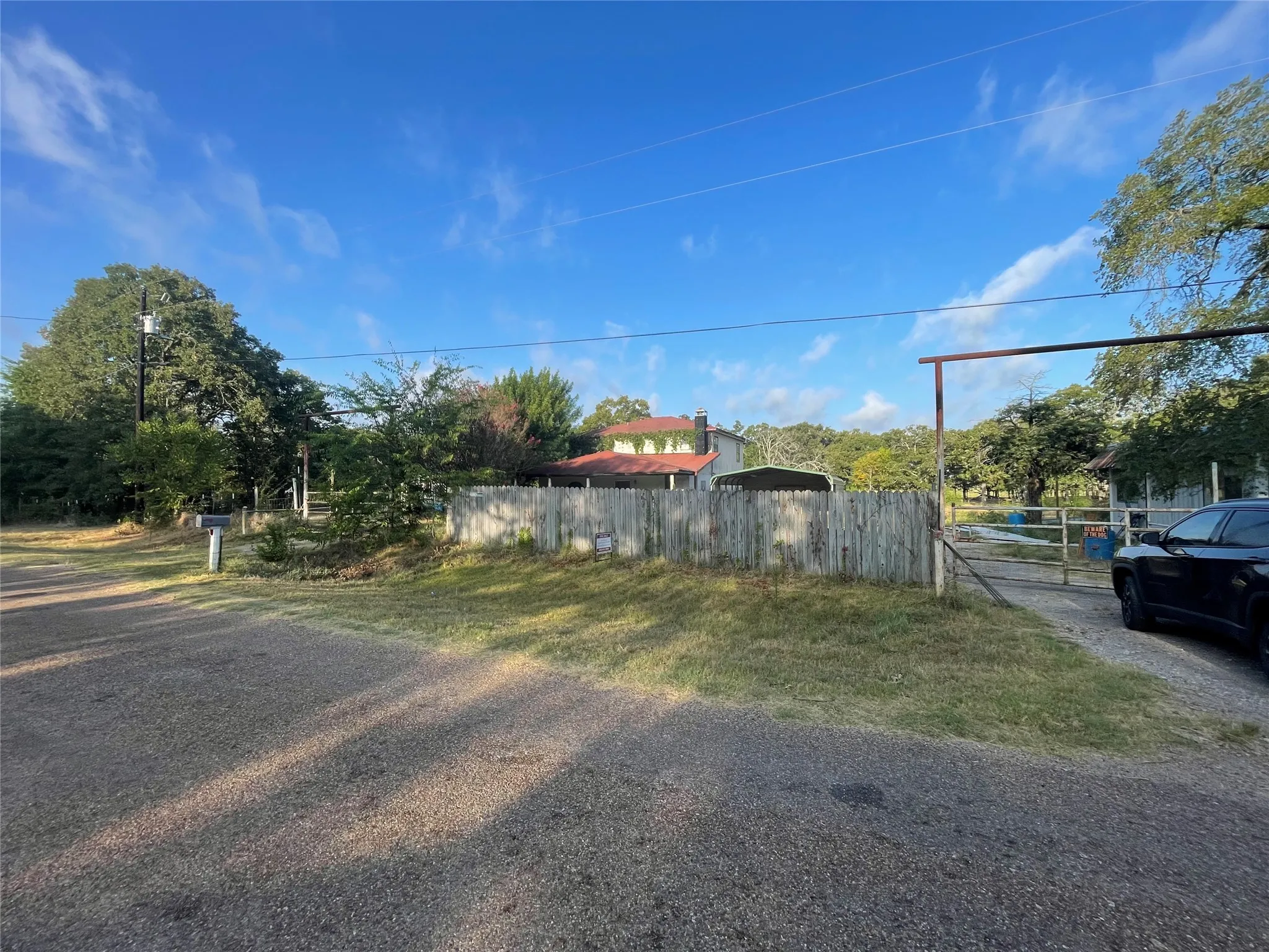 Single Family Residence For Sale in Van Zandt County , 600 Vz County Road 2436, Mabank, Texas 75147, 4 Bedroom, 2 Bathroom, Garage spaces, 2,572 Sqft, built in 1992, mls#21342877, Real Estate Agent in Mabank, Homes For Sale in Van Zandt county, Homes For Sale in Mabank, Realtor in Mabank Texas, Real Estate Brokerage Independent Realty Texas, Luminita Cordes Realtor