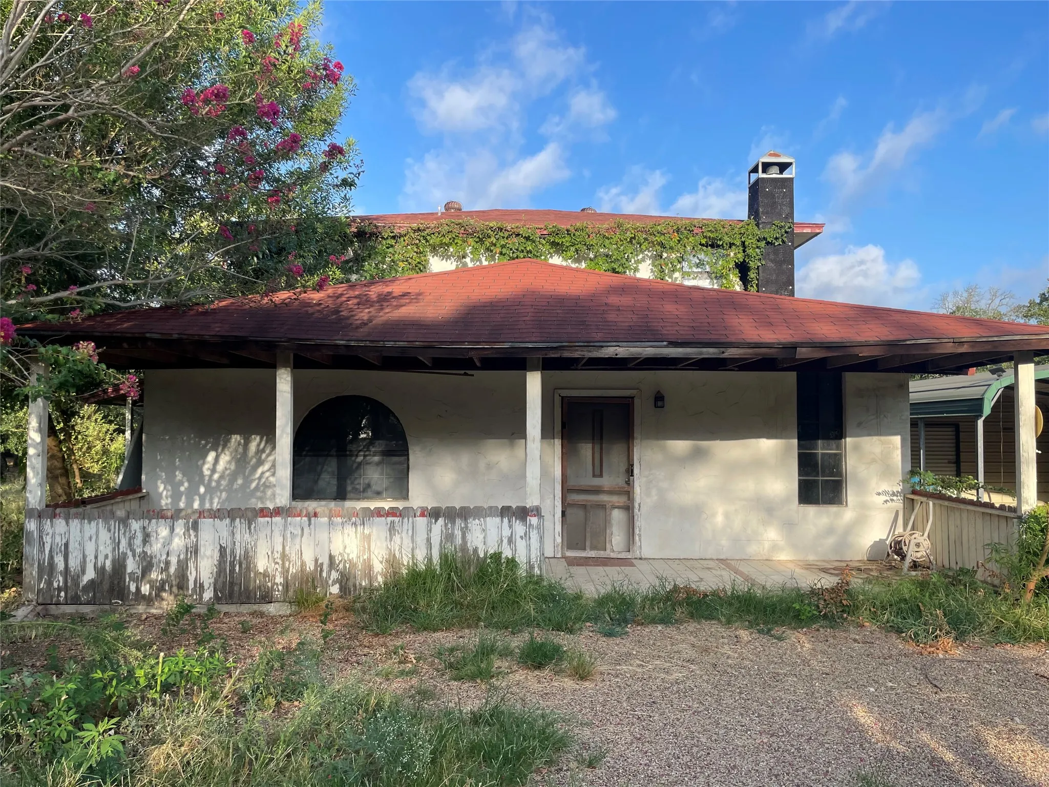 Single Family Residence For Sale in Van Zandt County , 600 Vz County Road 2436, Mabank, Texas 75147, 4 Bedroom, 2 Bathroom, Garage spaces, 2,572 Sqft, built in 1992, mls#21342877, Real Estate Agent in Mabank, Homes For Sale in Van Zandt county, Homes For Sale in Mabank, Realtor in Mabank Texas, Real Estate Brokerage Independent Realty Texas, Luminita Cordes Realtor
