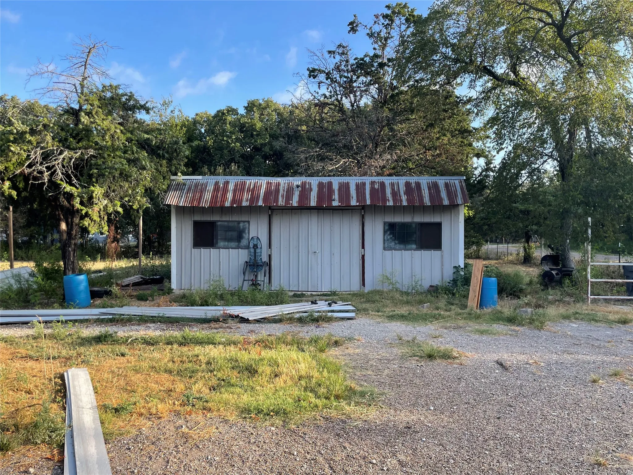 Single Family Residence For Sale in Van Zandt County , 600 Vz County Road 2436, Mabank, Texas 75147, 4 Bedroom, 2 Bathroom, Garage spaces, 2,572 Sqft, built in 1992, mls#21342877, Real Estate Agent in Mabank, Homes For Sale in Van Zandt county, Homes For Sale in Mabank, Realtor in Mabank Texas, Real Estate Brokerage Independent Realty Texas, Luminita Cordes Realtor