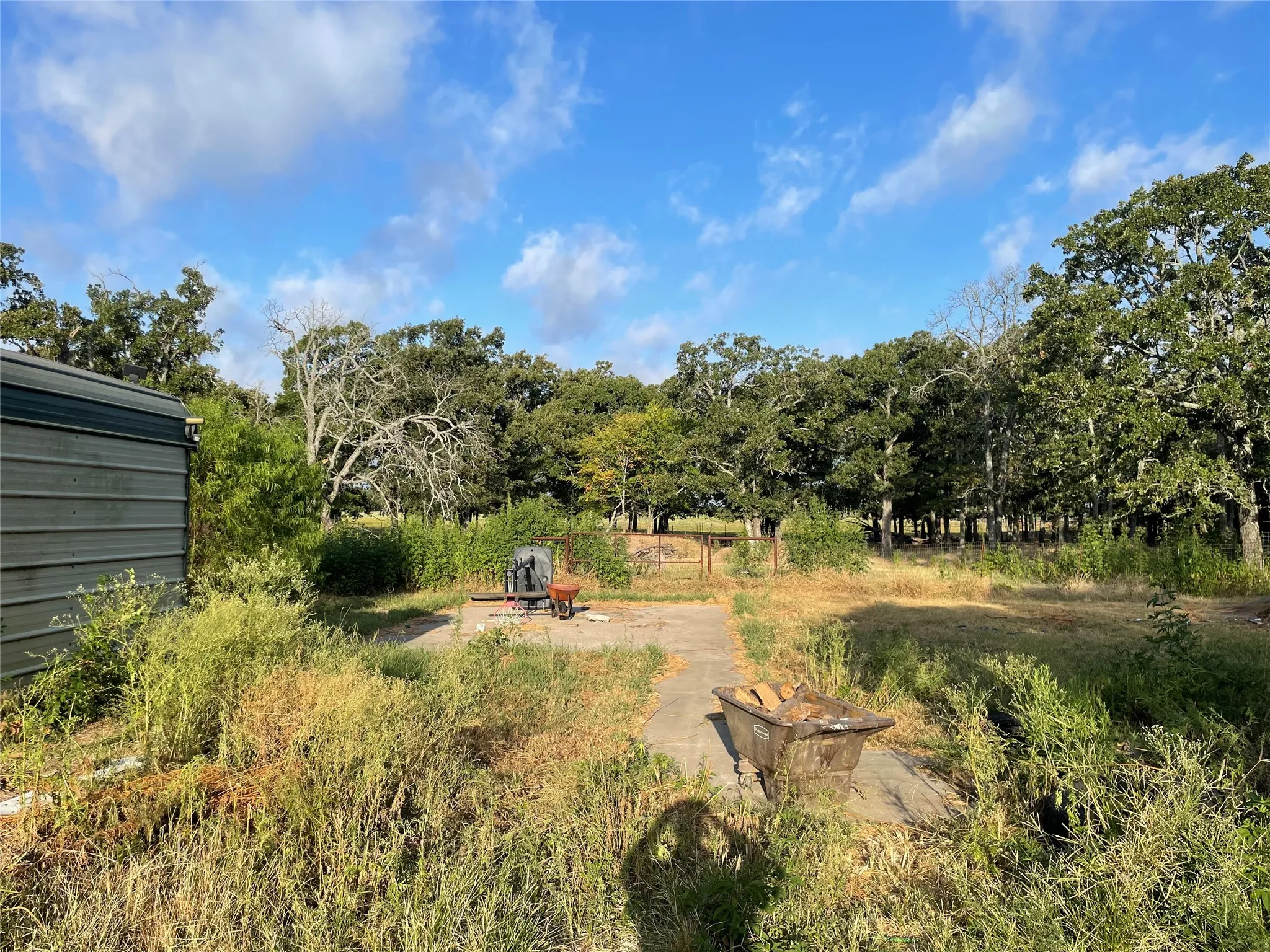 Single Family Residence For Sale in Van Zandt County , 600 Vz County Road 2436, Mabank, Texas 75147, 4 Bedroom, 2 Bathroom, Garage spaces, 2,572 Sqft, built in 1992, mls#21342877, Real Estate Agent in Mabank, Homes For Sale in Van Zandt county, Homes For Sale in Mabank, Realtor in Mabank Texas, Real Estate Brokerage Independent Realty Texas, Luminita Cordes Realtor