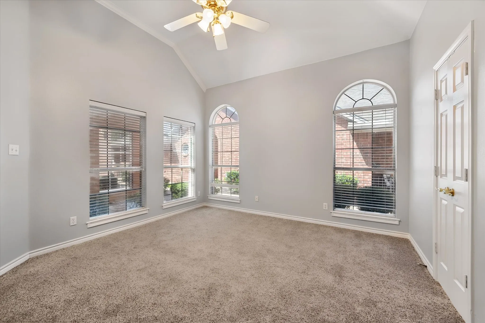 Duplex For Rent in Tarrant County , 2313 Ragland Road, Mansfield, Texas 76063, 3 Bedroom, 2 Bathroom, 2 Garage spaces, 1,551 Sqft, built in 1999, mls#21343495, Real Estate Agent in Mansfield, Homes For Rent in Tarrant county, Homes For Rent in Mansfield, Realtor in Mansfield Texas, Real Estate Brokerage Independent Realty Texas, Luminita Cordes Realtor