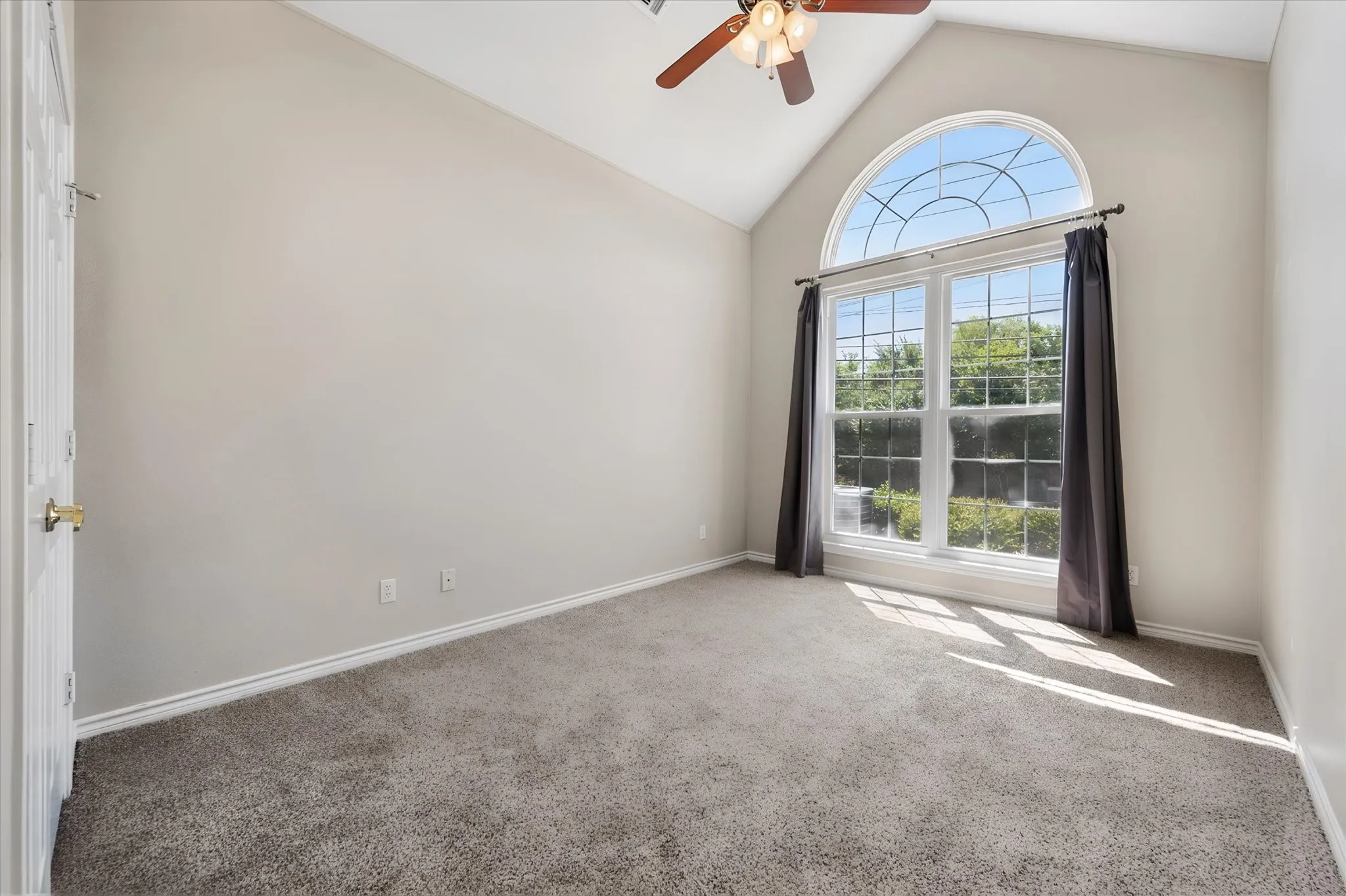 Duplex For Rent in Tarrant County , 2313 Ragland Road, Mansfield, Texas 76063, 3 Bedroom, 2 Bathroom, 2 Garage spaces, 1,551 Sqft, built in 1999, mls#21343495, Real Estate Agent in Mansfield, Homes For Rent in Tarrant county, Homes For Rent in Mansfield, Realtor in Mansfield Texas, Real Estate Brokerage Independent Realty Texas, Luminita Cordes Realtor