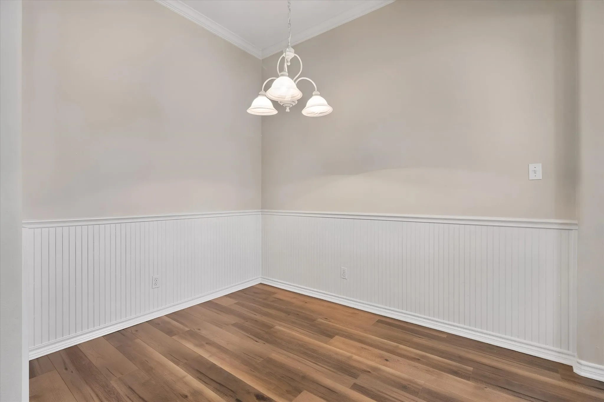 Duplex For Rent in Tarrant County , 2313 Ragland Road, Mansfield, Texas 76063, 3 Bedroom, 2 Bathroom, 2 Garage spaces, 1,551 Sqft, built in 1999, mls#21343495, Real Estate Agent in Mansfield, Homes For Rent in Tarrant county, Homes For Rent in Mansfield, Realtor in Mansfield Texas, Real Estate Brokerage Independent Realty Texas, Luminita Cordes Realtor