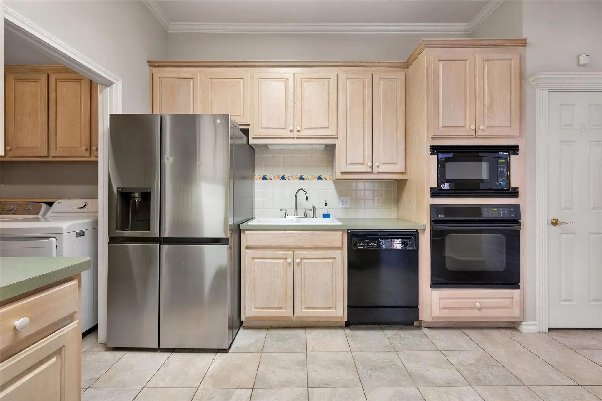 Duplex For Rent in Tarrant County , 2313 Ragland Road, Mansfield, Texas 76063, 3 Bedroom, 2 Bathroom, 2 Garage spaces, 1,551 Sqft, built in 1999, mls#21343495, Real Estate Agent in Mansfield, Homes For Rent in Tarrant county, Homes For Rent in Mansfield, Realtor in Mansfield Texas, Real Estate Brokerage Independent Realty Texas, Luminita Cordes Realtor