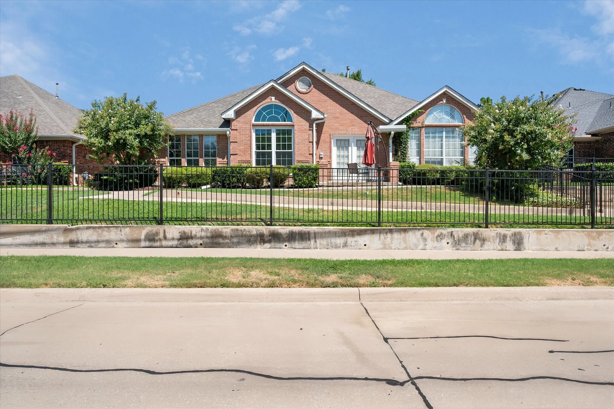 Duplex For Rent in Tarrant County , 2313 Ragland Road, Mansfield, Texas 76063, 3 Bedroom, 2 Bathroom, 2 Garage spaces, 1,551 Sqft, built in 1999, mls#21343495, Real Estate Agent in Mansfield, Homes For Rent in Tarrant county, Homes For Rent in Mansfield, Realtor in Mansfield Texas, Real Estate Brokerage Independent Realty Texas, Luminita Cordes Realtor