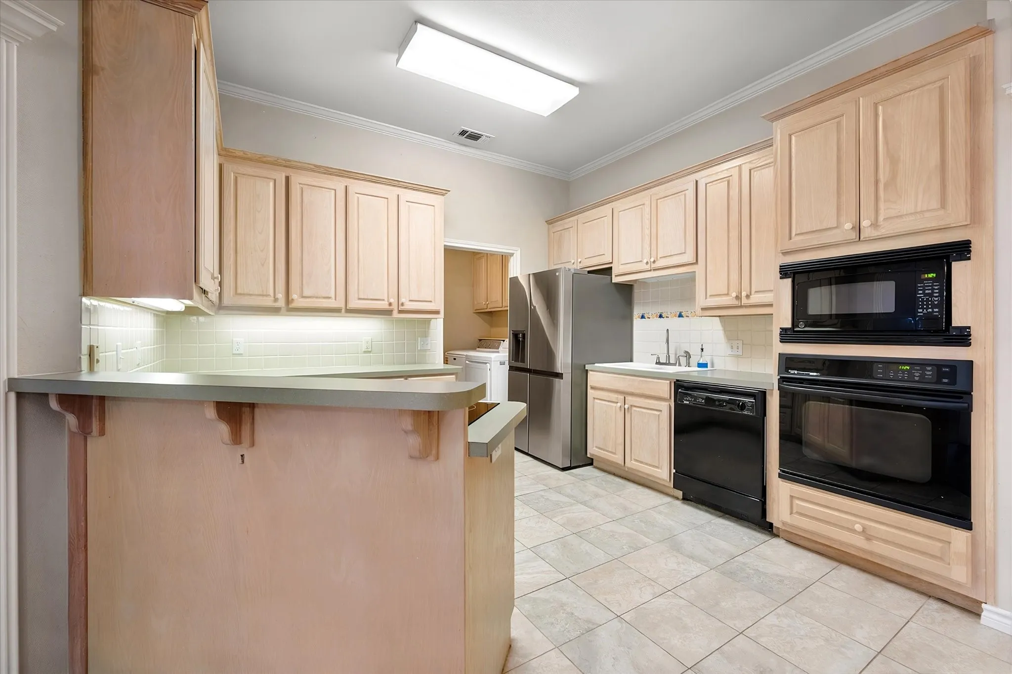 Duplex For Rent in Tarrant County , 2313 Ragland Road, Mansfield, Texas 76063, 3 Bedroom, 2 Bathroom, 2 Garage spaces, 1,551 Sqft, built in 1999, mls#21343495, Real Estate Agent in Mansfield, Homes For Rent in Tarrant county, Homes For Rent in Mansfield, Realtor in Mansfield Texas, Real Estate Brokerage Independent Realty Texas, Luminita Cordes Realtor