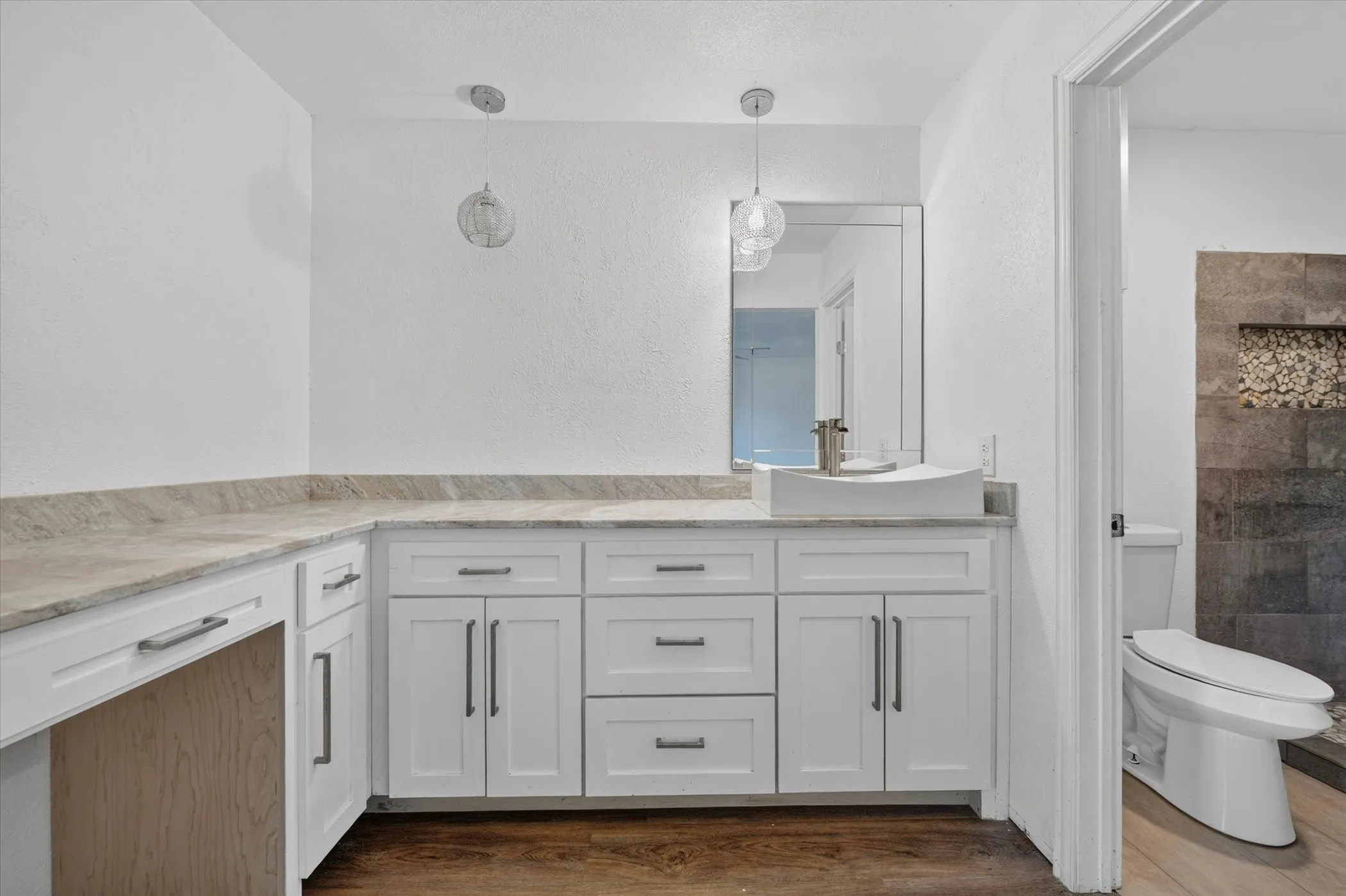 Single Family Residence For Sale in Tarrant County , 7209 Cleburne Road, Fort Worth, Texas 76133, 4 Bedroom, 2 Bathroom, 2 Garage spaces, 2,137 Sqft, built in 1979, mls#21343497, Real Estate Agent in Fort Worth, Homes For Sale in Tarrant county, Homes For Sale in Fort Worth, Realtor in Fort Worth Texas, Real Estate Brokerage Independent Realty Texas, Luminita Cordes Realtor