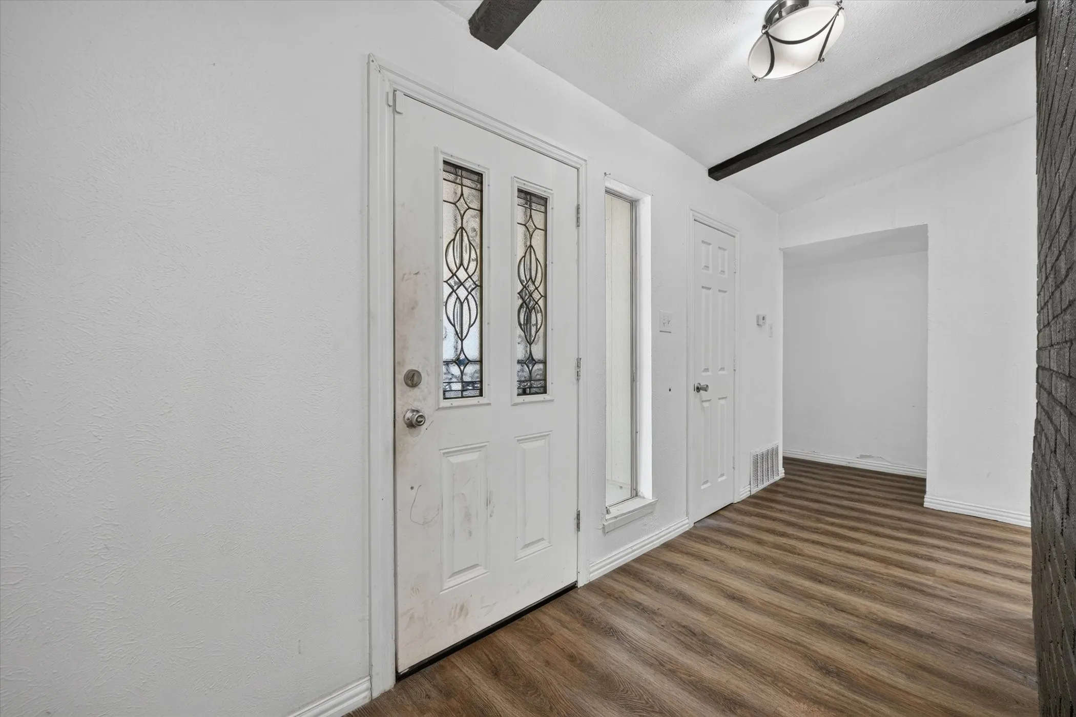 Single Family Residence For Sale in Tarrant County , 7209 Cleburne Road, Fort Worth, Texas 76133, 4 Bedroom, 2 Bathroom, 2 Garage spaces, 2,137 Sqft, built in 1979, mls#21343497, Real Estate Agent in Fort Worth, Homes For Sale in Tarrant county, Homes For Sale in Fort Worth, Realtor in Fort Worth Texas, Real Estate Brokerage Independent Realty Texas, Luminita Cordes Realtor