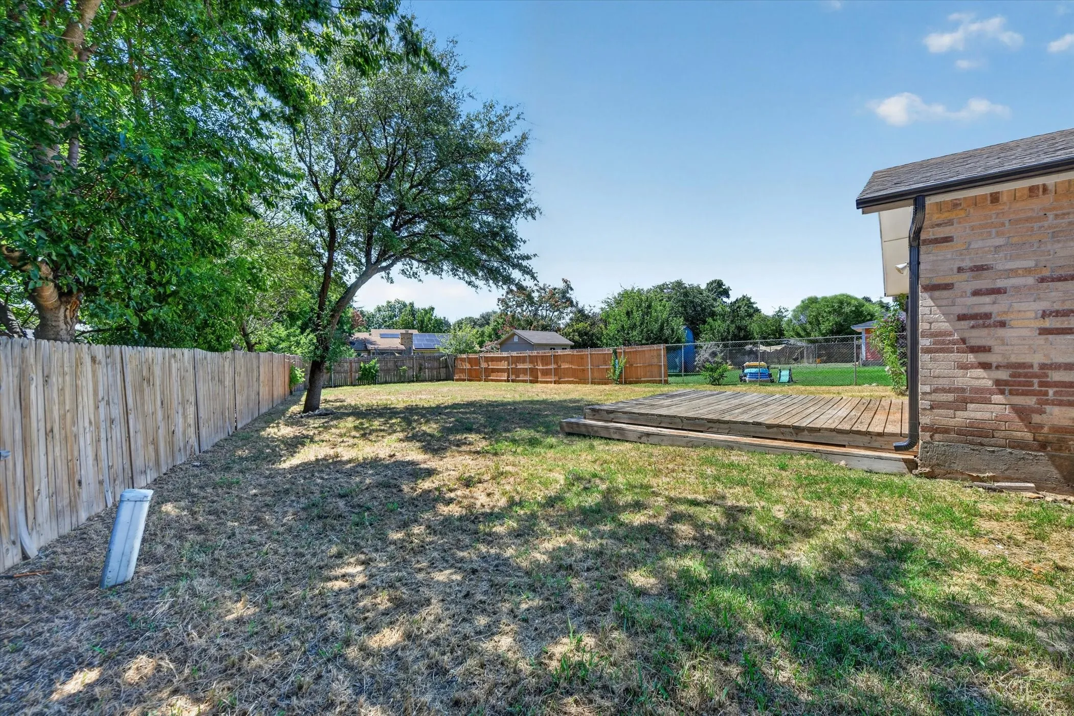 Single Family Residence For Sale in Tarrant County , 7209 Cleburne Road, Fort Worth, Texas 76133, 4 Bedroom, 2 Bathroom, 2 Garage spaces, 2,137 Sqft, built in 1979, mls#21343497, Real Estate Agent in Fort Worth, Homes For Sale in Tarrant county, Homes For Sale in Fort Worth, Realtor in Fort Worth Texas, Real Estate Brokerage Independent Realty Texas, Luminita Cordes Realtor