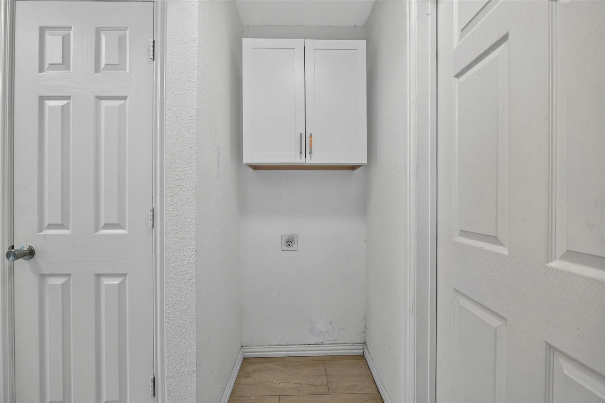 Single Family Residence For Sale in Tarrant County , 7209 Cleburne Road, Fort Worth, Texas 76133, 4 Bedroom, 2 Bathroom, 2 Garage spaces, 2,137 Sqft, built in 1979, mls#21343497, Real Estate Agent in Fort Worth, Homes For Sale in Tarrant county, Homes For Sale in Fort Worth, Realtor in Fort Worth Texas, Real Estate Brokerage Independent Realty Texas, Luminita Cordes Realtor
