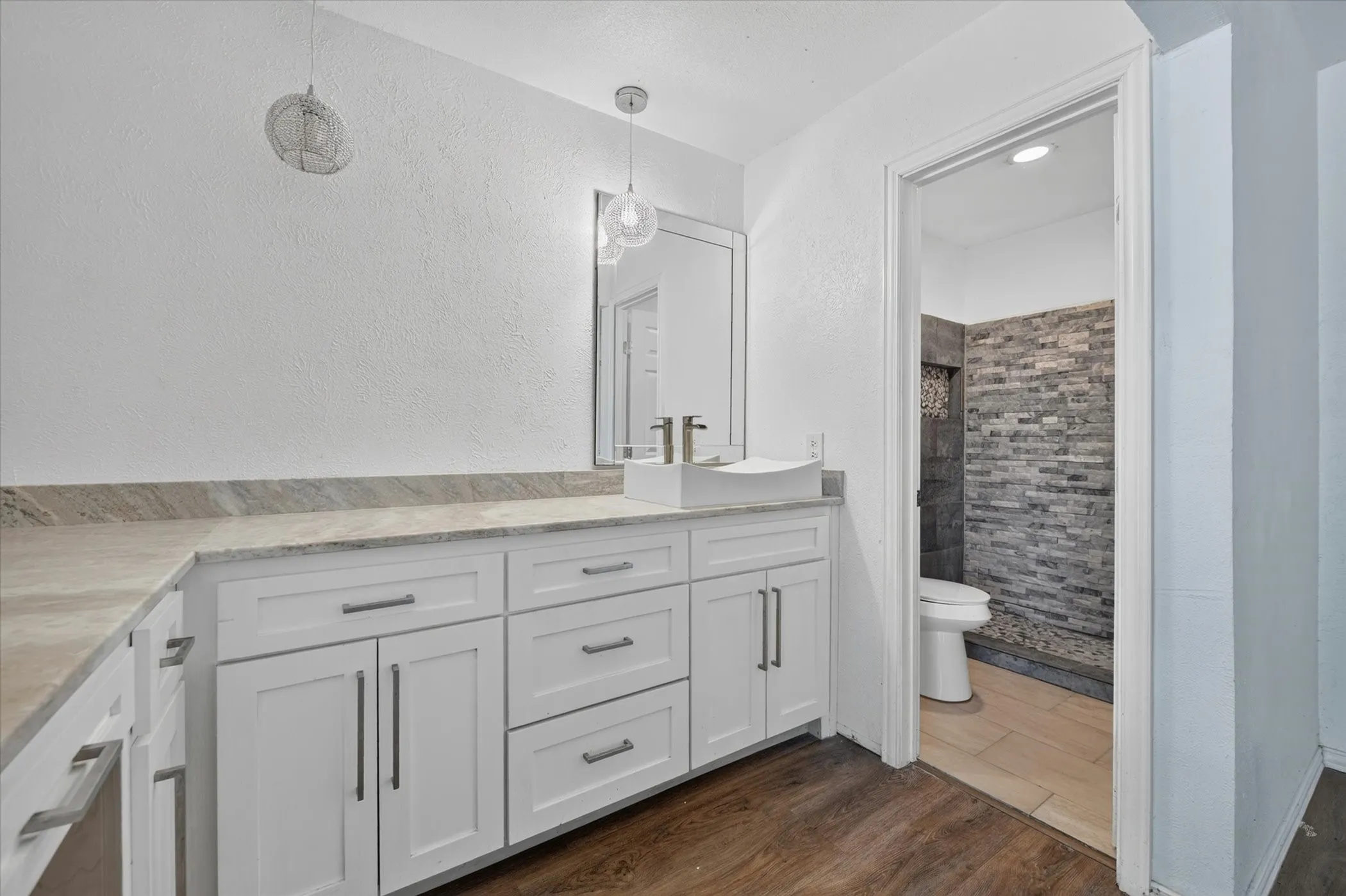 Single Family Residence For Sale in Tarrant County , 7209 Cleburne Road, Fort Worth, Texas 76133, 4 Bedroom, 2 Bathroom, 2 Garage spaces, 2,137 Sqft, built in 1979, mls#21343497, Real Estate Agent in Fort Worth, Homes For Sale in Tarrant county, Homes For Sale in Fort Worth, Realtor in Fort Worth Texas, Real Estate Brokerage Independent Realty Texas, Luminita Cordes Realtor