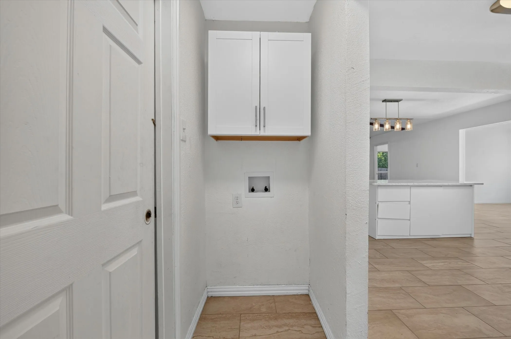 Single Family Residence For Sale in Tarrant County , 7209 Cleburne Road, Fort Worth, Texas 76133, 4 Bedroom, 2 Bathroom, 2 Garage spaces, 2,137 Sqft, built in 1979, mls#21343497, Real Estate Agent in Fort Worth, Homes For Sale in Tarrant county, Homes For Sale in Fort Worth, Realtor in Fort Worth Texas, Real Estate Brokerage Independent Realty Texas, Luminita Cordes Realtor