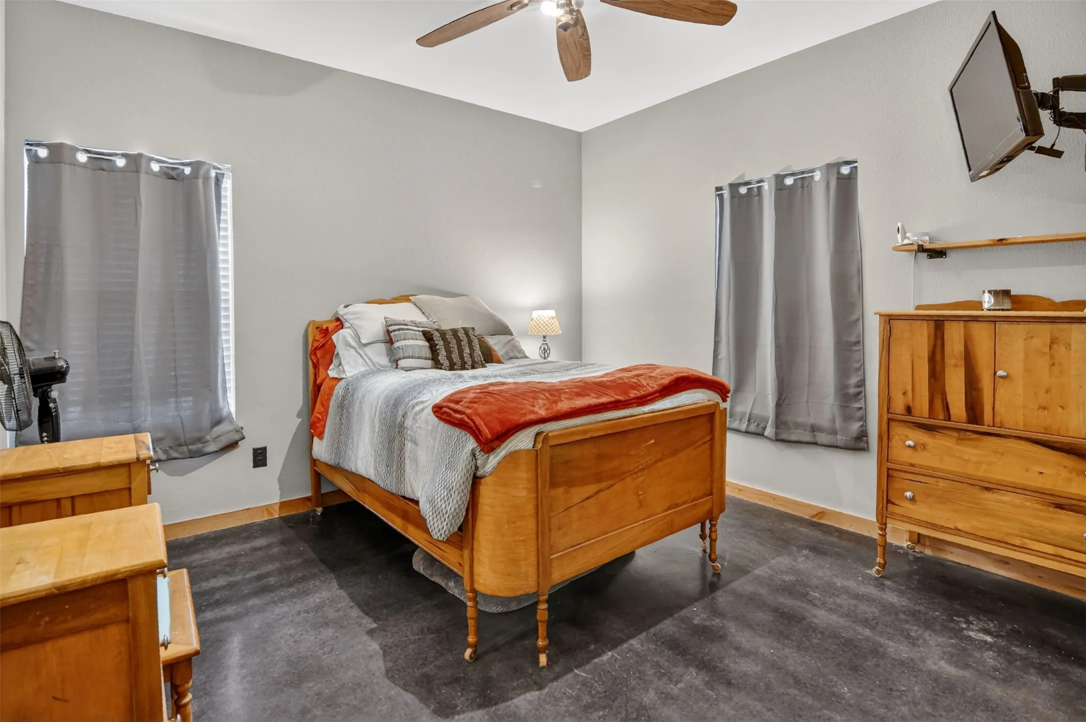 Farm For Sale in Hunt County , 7400 County Road 4726, Wolfe City, Texas 75496, 3 Bedroom, 2 Bathroom, Garage spaces, 1,972 Sqft, built in 2018, mls#21343342, Real Estate Agent in Wolfe City, Homes For Sale in Hunt county, Homes For Sale in Wolfe City, Realtor in Wolfe City Texas, Real Estate Brokerage Independent Realty Texas, Luminita Cordes Realtor