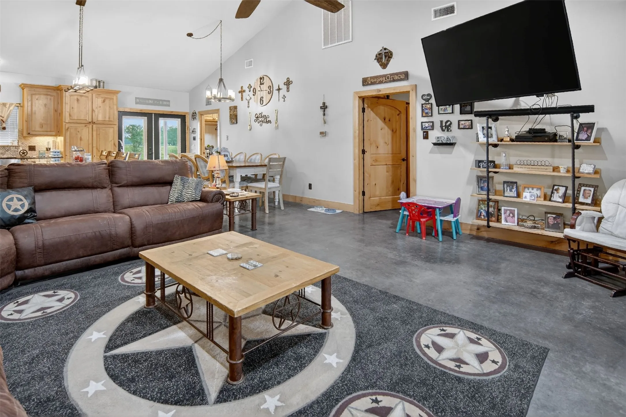 Farm For Sale in Hunt County , 7400 County Road 4726, Wolfe City, Texas 75496, 3 Bedroom, 2 Bathroom, Garage spaces, 1,972 Sqft, built in 2018, mls#21343342, Real Estate Agent in Wolfe City, Homes For Sale in Hunt county, Homes For Sale in Wolfe City, Realtor in Wolfe City Texas, Real Estate Brokerage Independent Realty Texas, Luminita Cordes Realtor