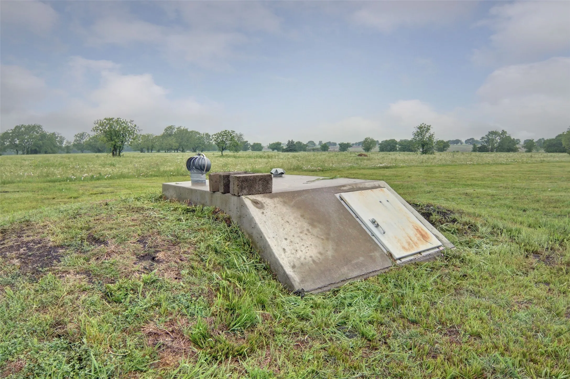 Farm For Sale in Hunt County , 7400 County Road 4726, Wolfe City, Texas 75496, 3 Bedroom, 2 Bathroom, Garage spaces, 1,972 Sqft, built in 2018, mls#21343342, Real Estate Agent in Wolfe City, Homes For Sale in Hunt county, Homes For Sale in Wolfe City, Realtor in Wolfe City Texas, Real Estate Brokerage Independent Realty Texas, Luminita Cordes Realtor