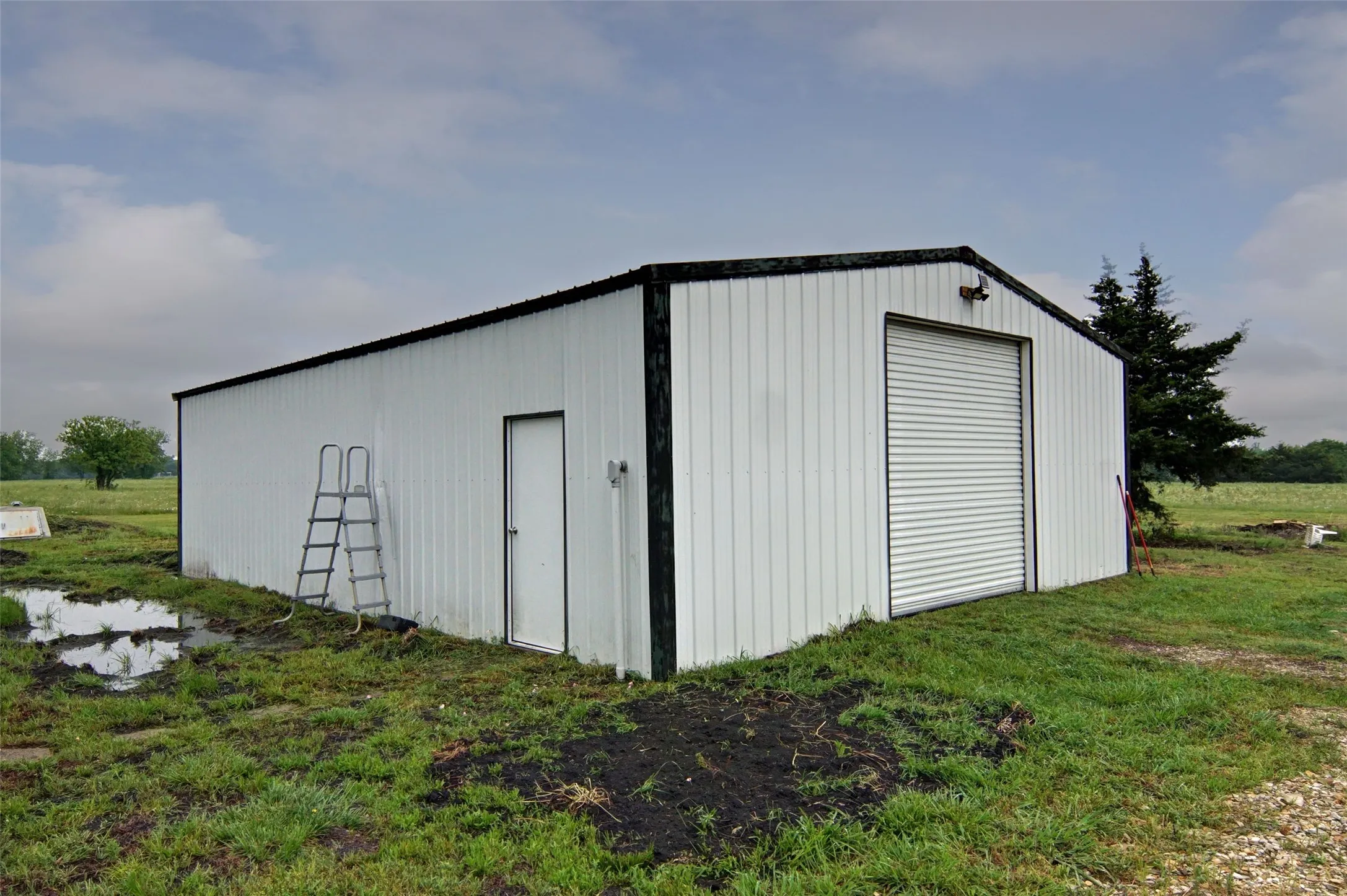 Farm For Sale in Hunt County , 7400 County Road 4726, Wolfe City, Texas 75496, 3 Bedroom, 2 Bathroom, Garage spaces, 1,972 Sqft, built in 2018, mls#21343342, Real Estate Agent in Wolfe City, Homes For Sale in Hunt county, Homes For Sale in Wolfe City, Realtor in Wolfe City Texas, Real Estate Brokerage Independent Realty Texas, Luminita Cordes Realtor