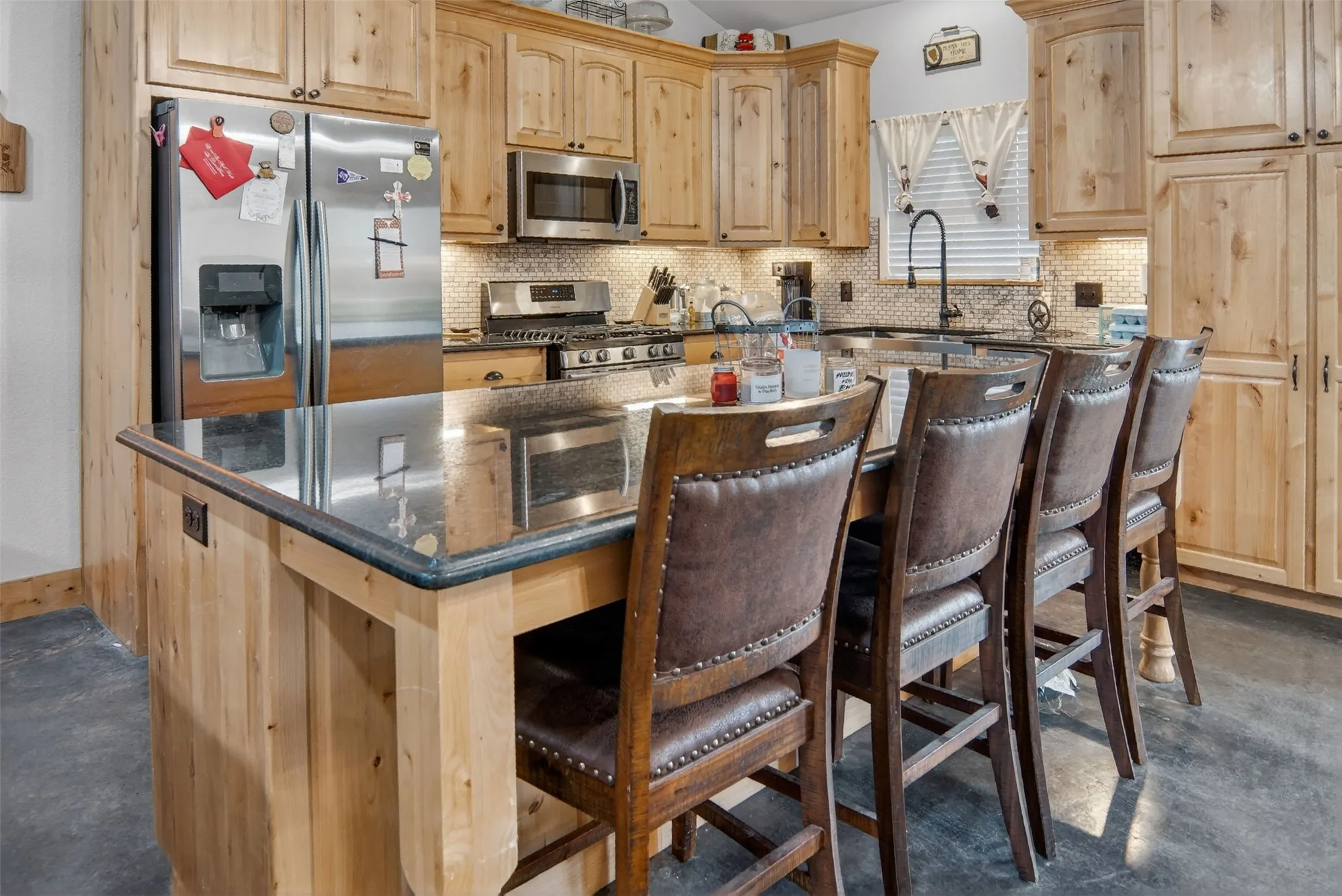 Farm For Sale in Hunt County , 7400 County Road 4726, Wolfe City, Texas 75496, 3 Bedroom, 2 Bathroom, Garage spaces, 1,972 Sqft, built in 2018, mls#21343342, Real Estate Agent in Wolfe City, Homes For Sale in Hunt county, Homes For Sale in Wolfe City, Realtor in Wolfe City Texas, Real Estate Brokerage Independent Realty Texas, Luminita Cordes Realtor