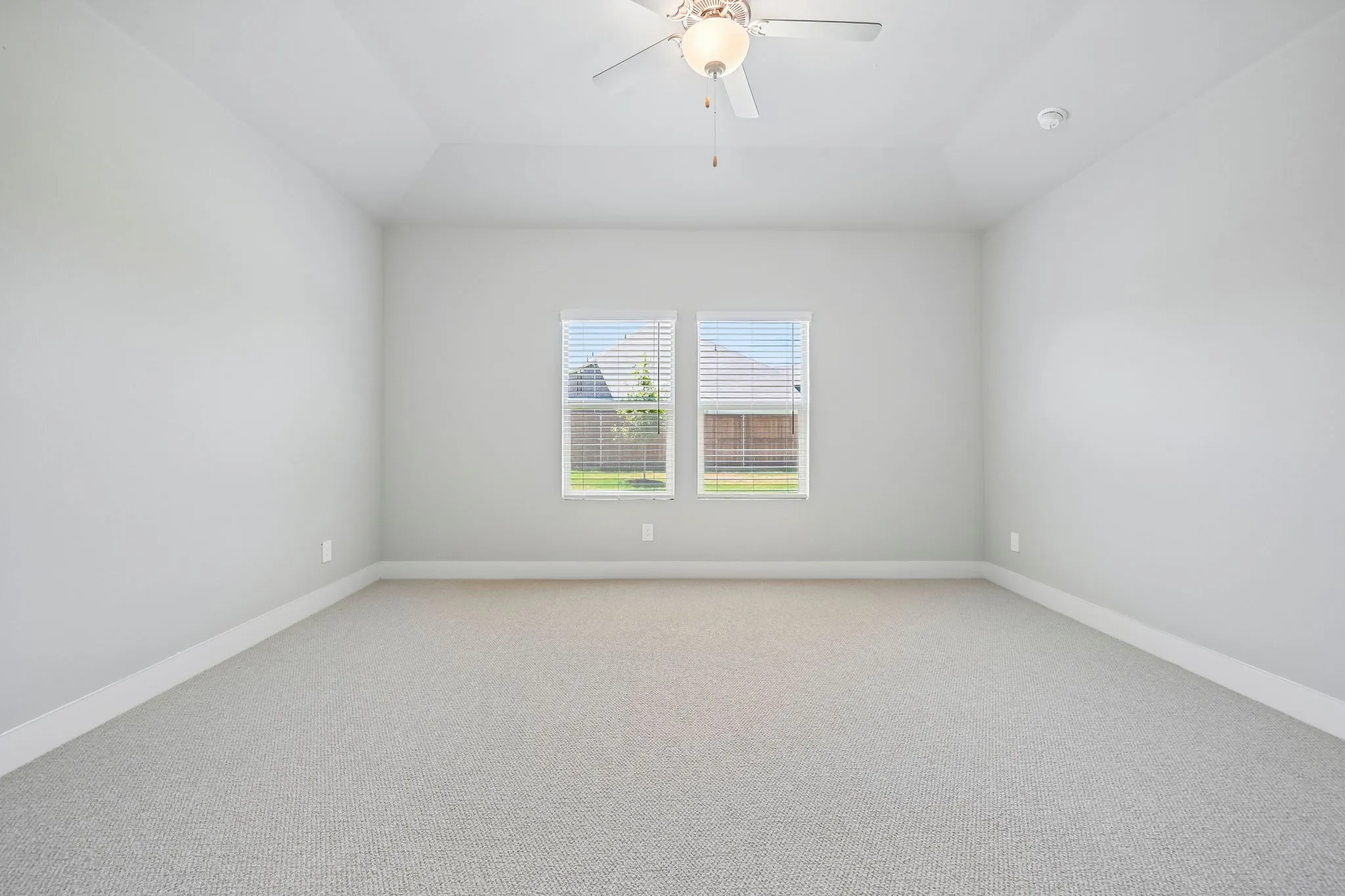  Photo is not of the actual home, but is an inspirational photo of builder’s model home and may depict options, furnishings, and/or decorator features that are not included.
